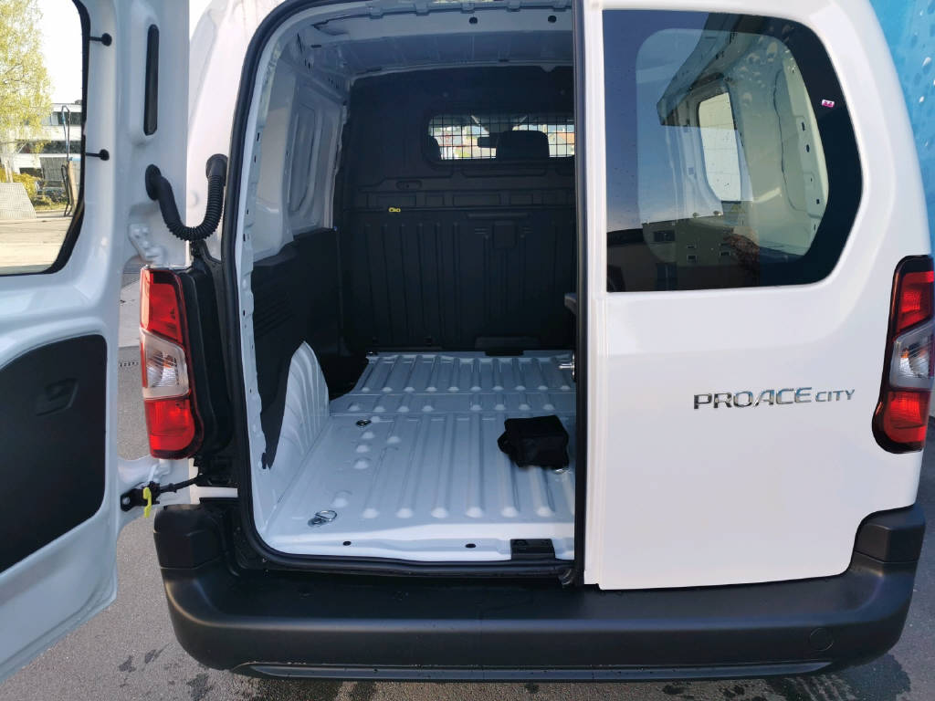 TOYOTA PROACE CITY Van L1 1.2 Active-image-13