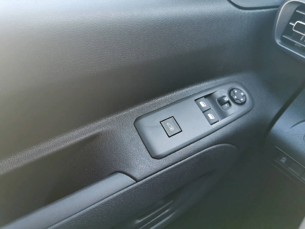 TOYOTA PROACE CITY Van L1 1.2 Active-image-11