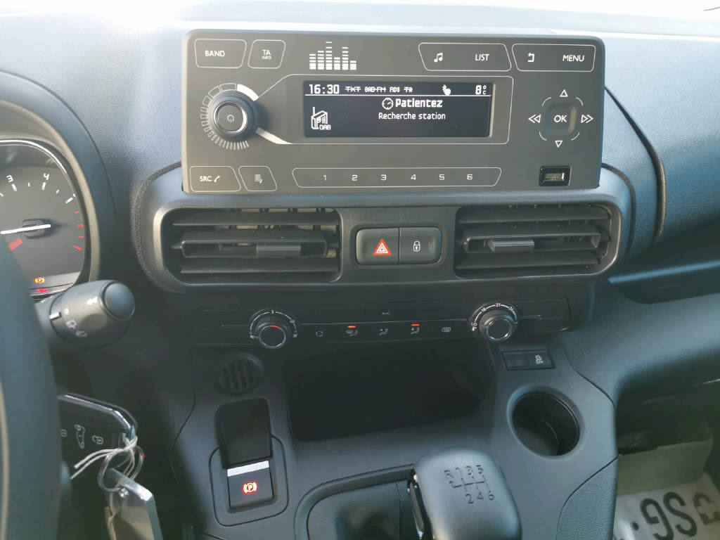 TOYOTA PROACE CITY Van L1 1.2 Active-image-10