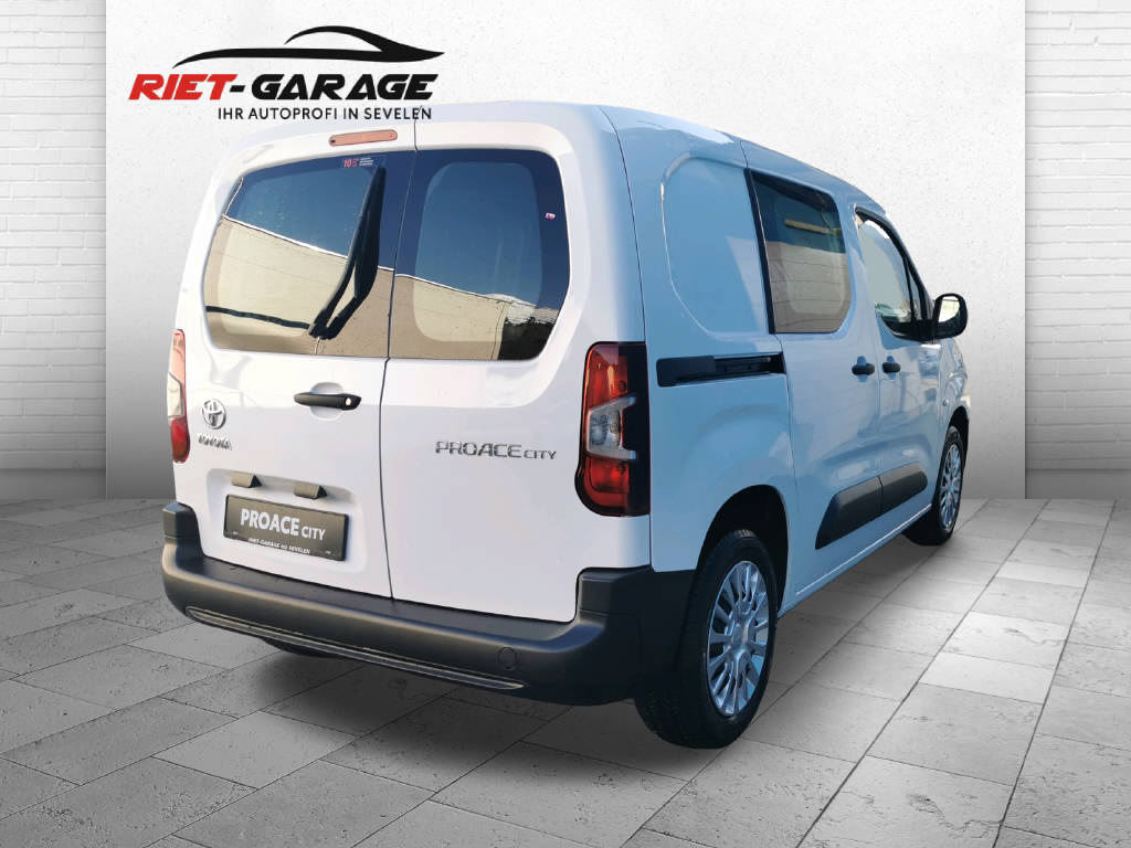 TOYOTA PROACE CITY Van L1 1.2 Active-image-3