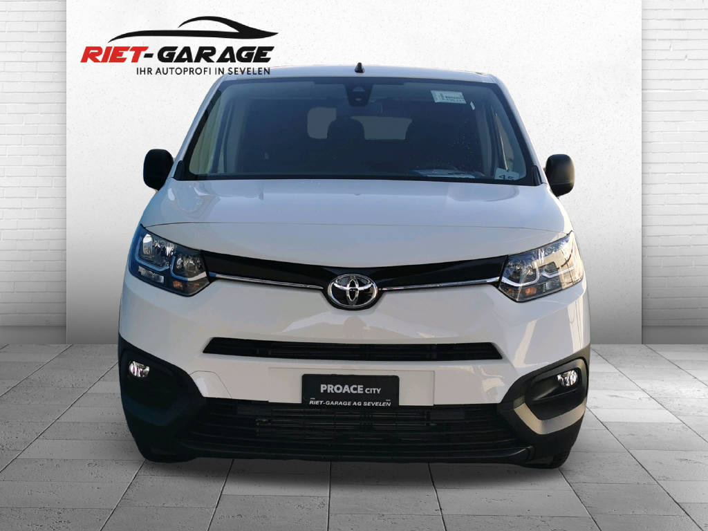 TOYOTA PROACE CITY Van L1 1.2 Active-image-1