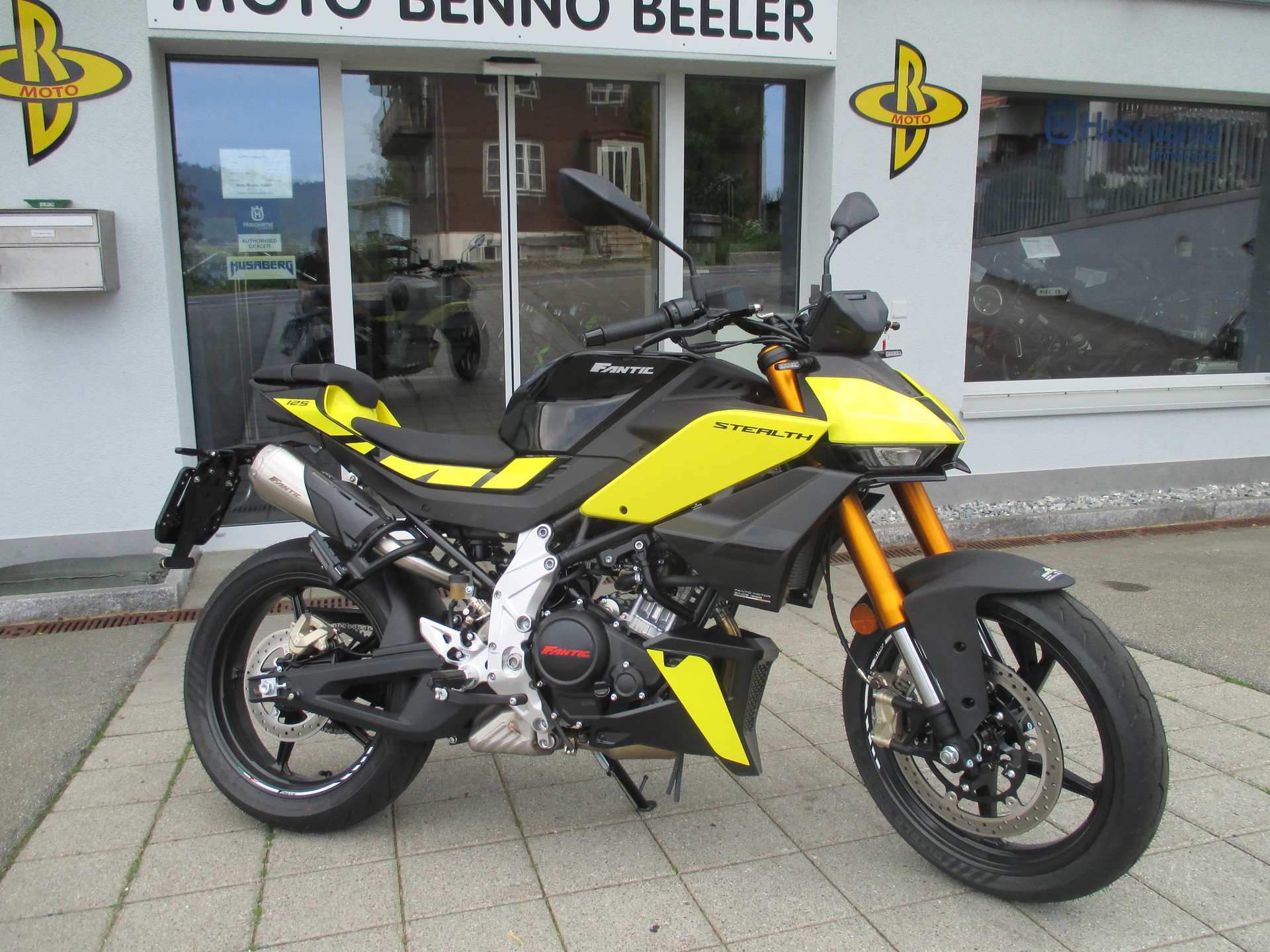 FANTIC Stealth 125