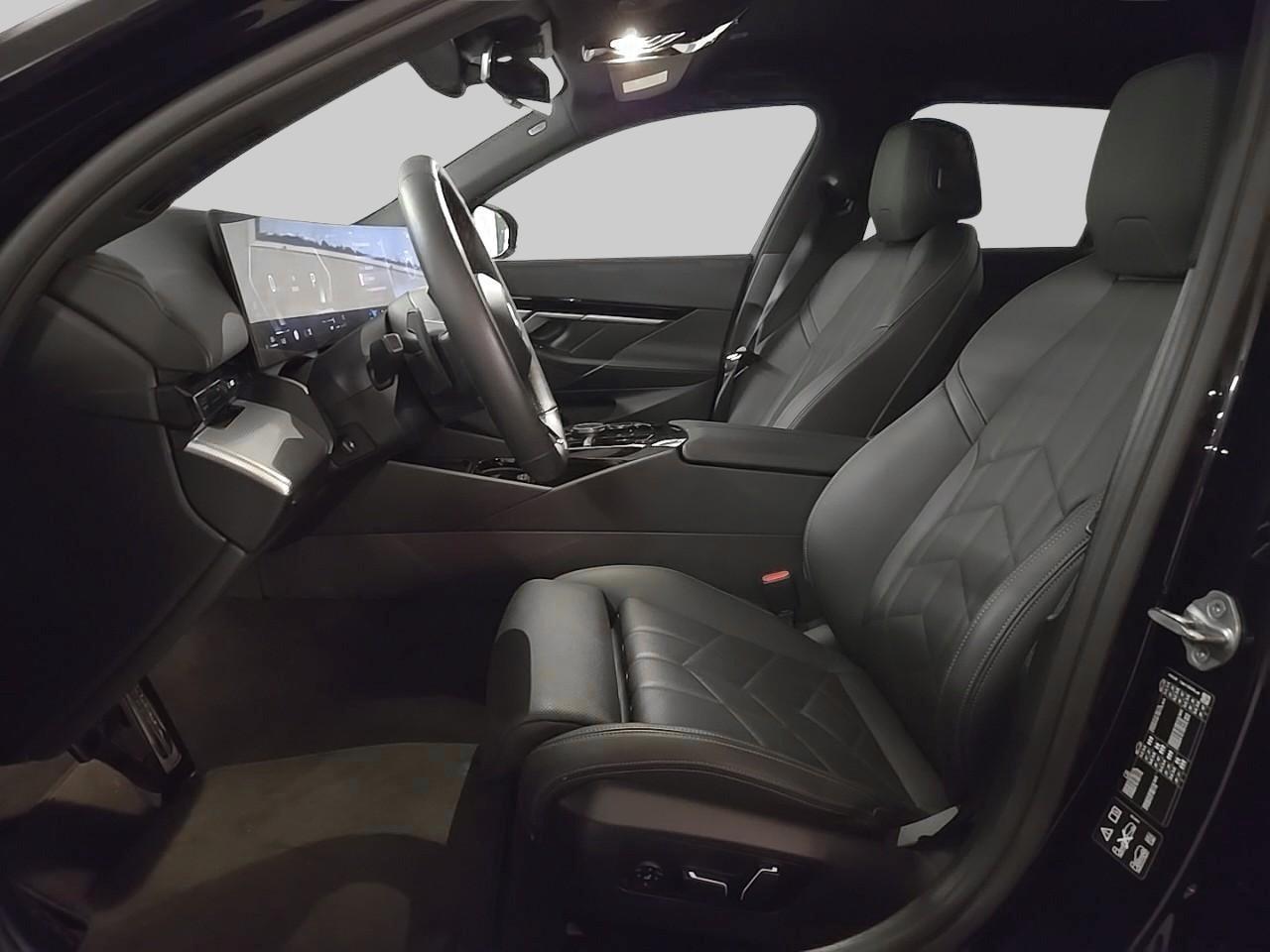 BMW 520d xDrive 48V Touring M Sport-image-16