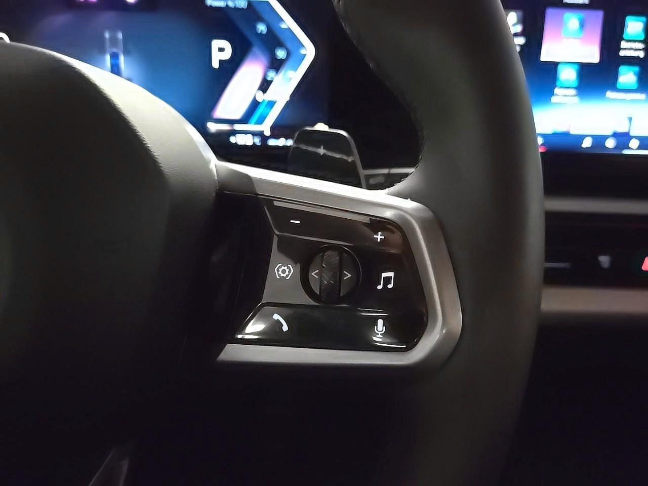 BMW 520d xDrive 48V Touring M Sport-image-13