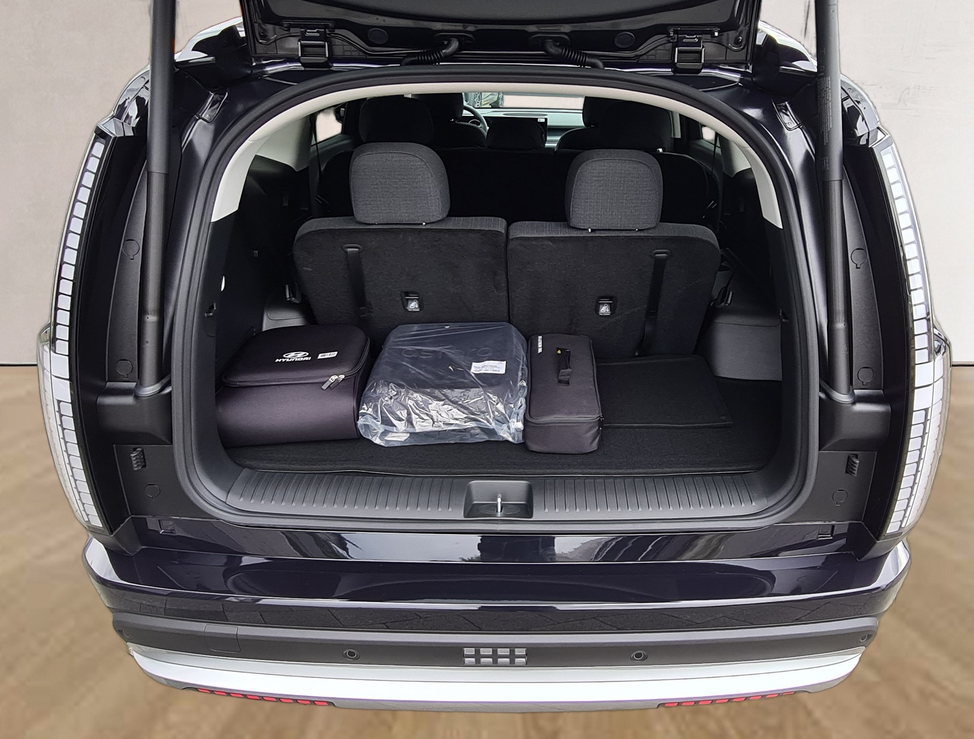 HYUNDAI Ioniq 9 110kWh Amplia 4WD-image-12