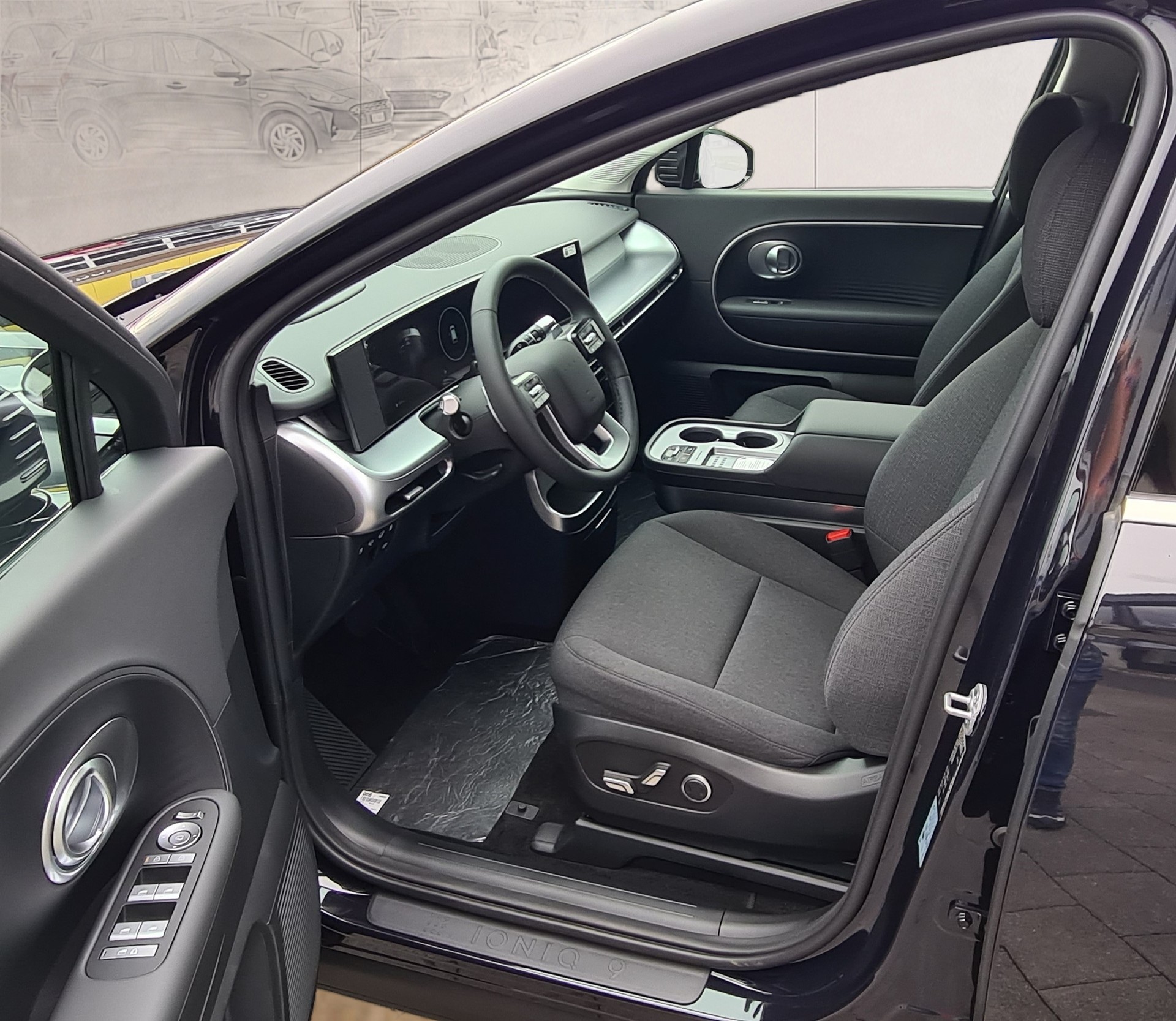 HYUNDAI Ioniq 9 110kWh Amplia 4WD-image-9