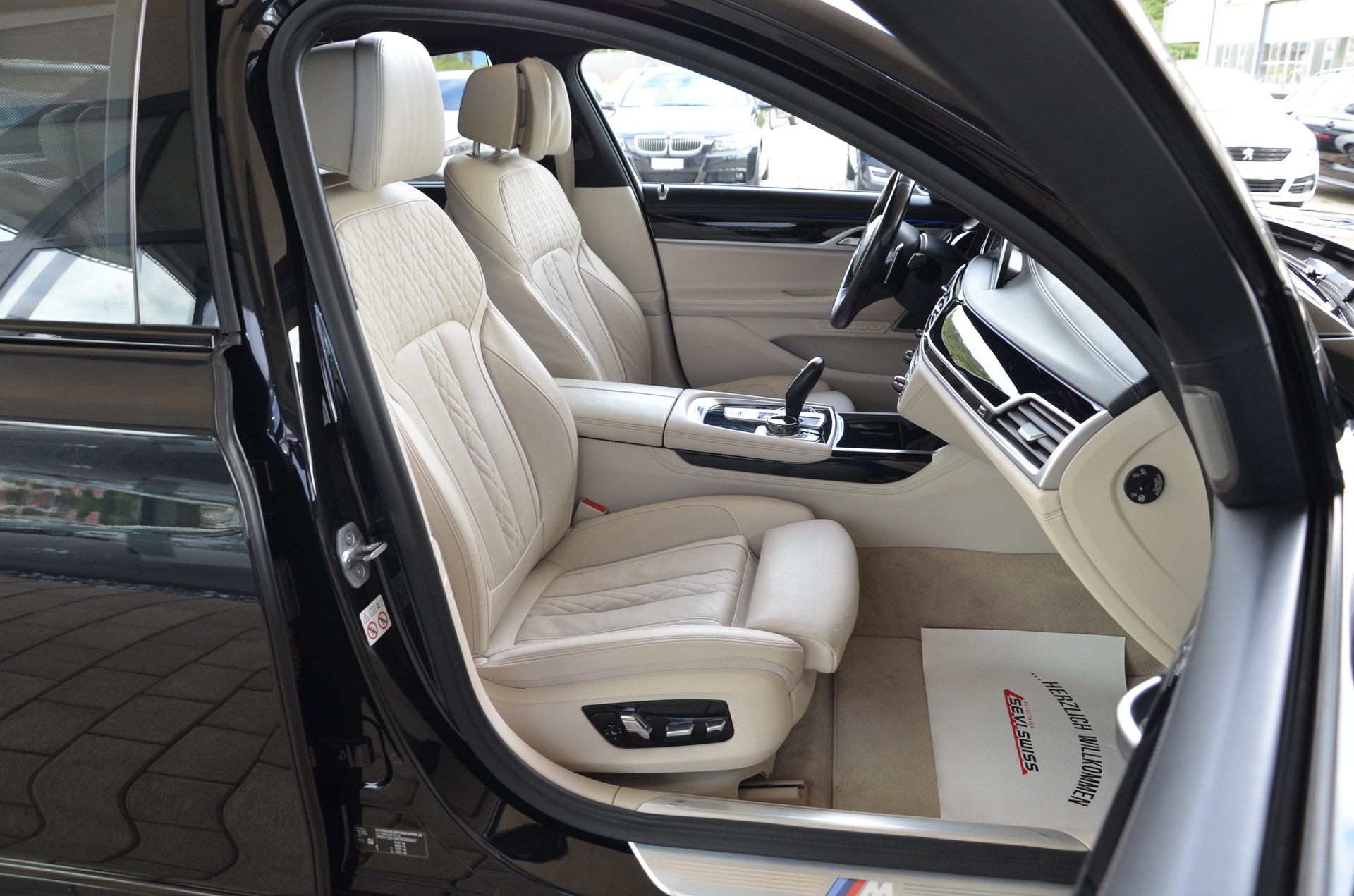 BMW 740d xDrive Steptronic,Frisch ab MFK,1 Jahr oder 20'000km Garantie*-image-12