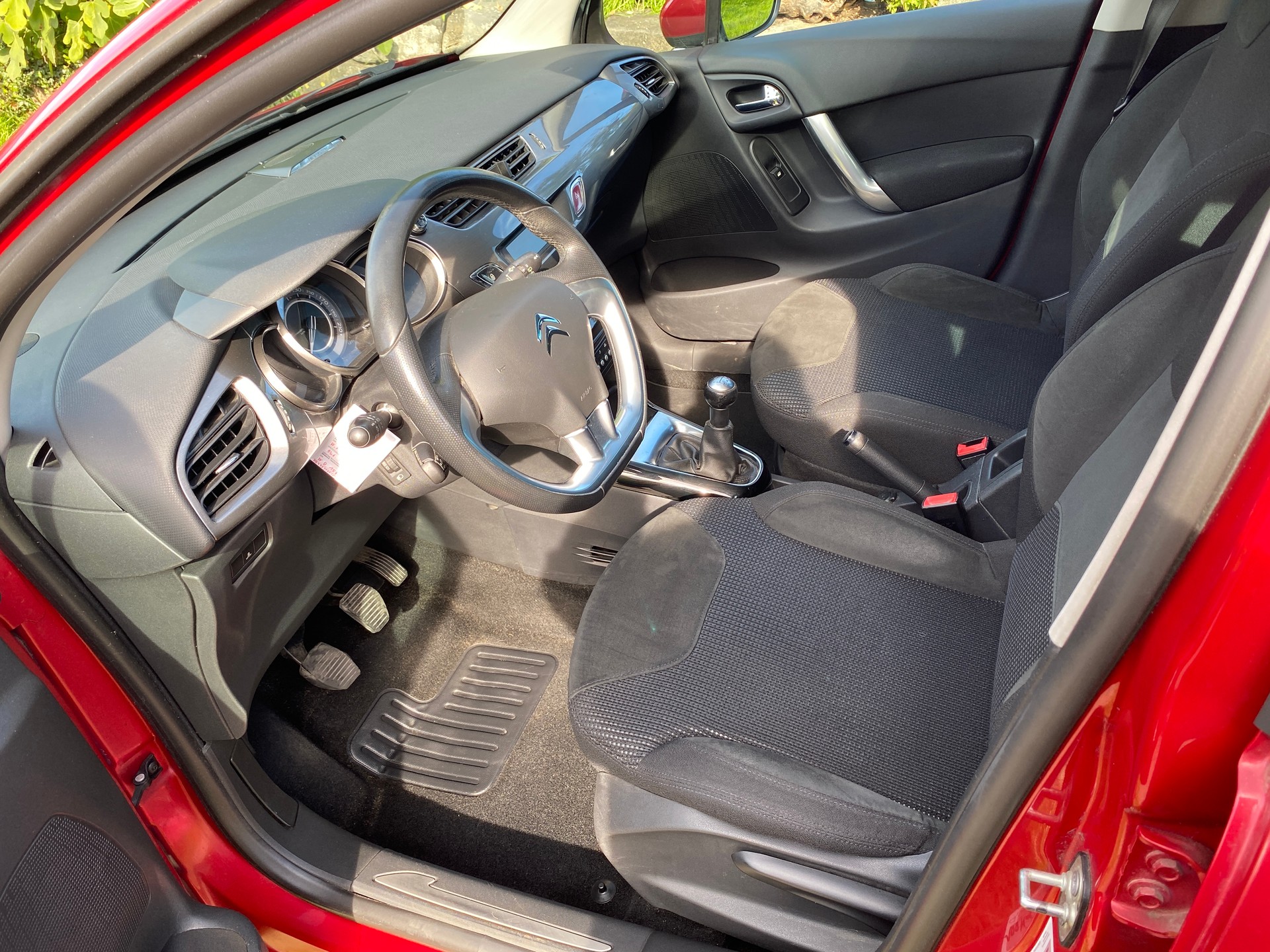 CITROEN C3 1.4i 16V Exclusive-image-11