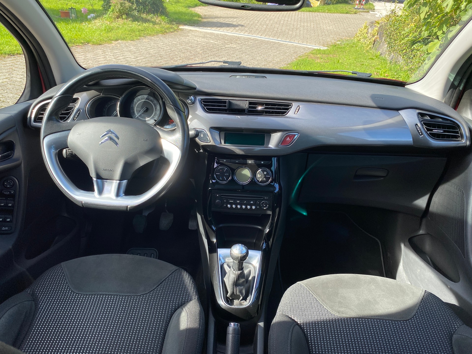 CITROEN C3 1.4i 16V Exclusive-image-9