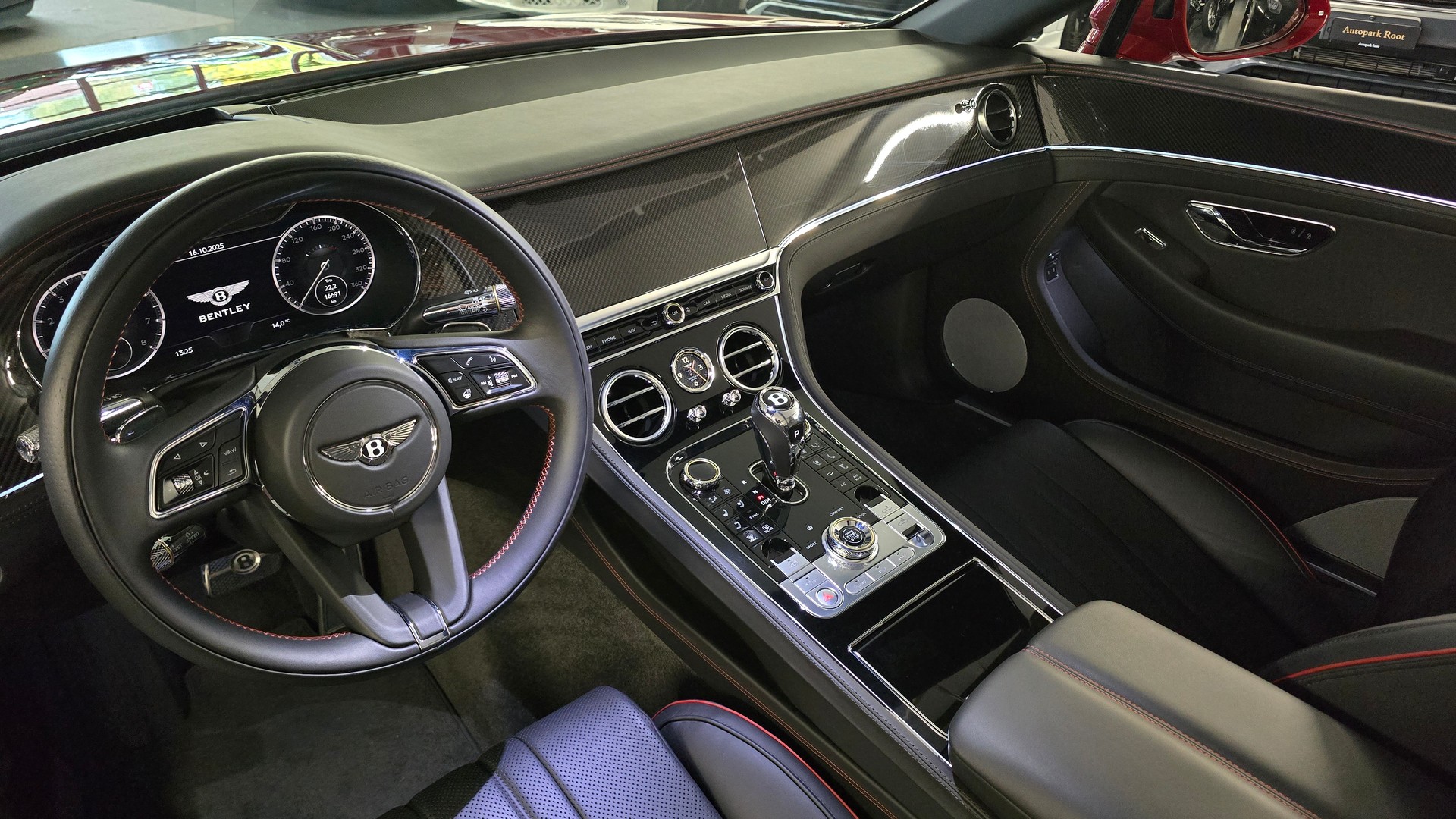 BENTLEY Continental GTC 4.0 V8 Carbon Edition-image-21