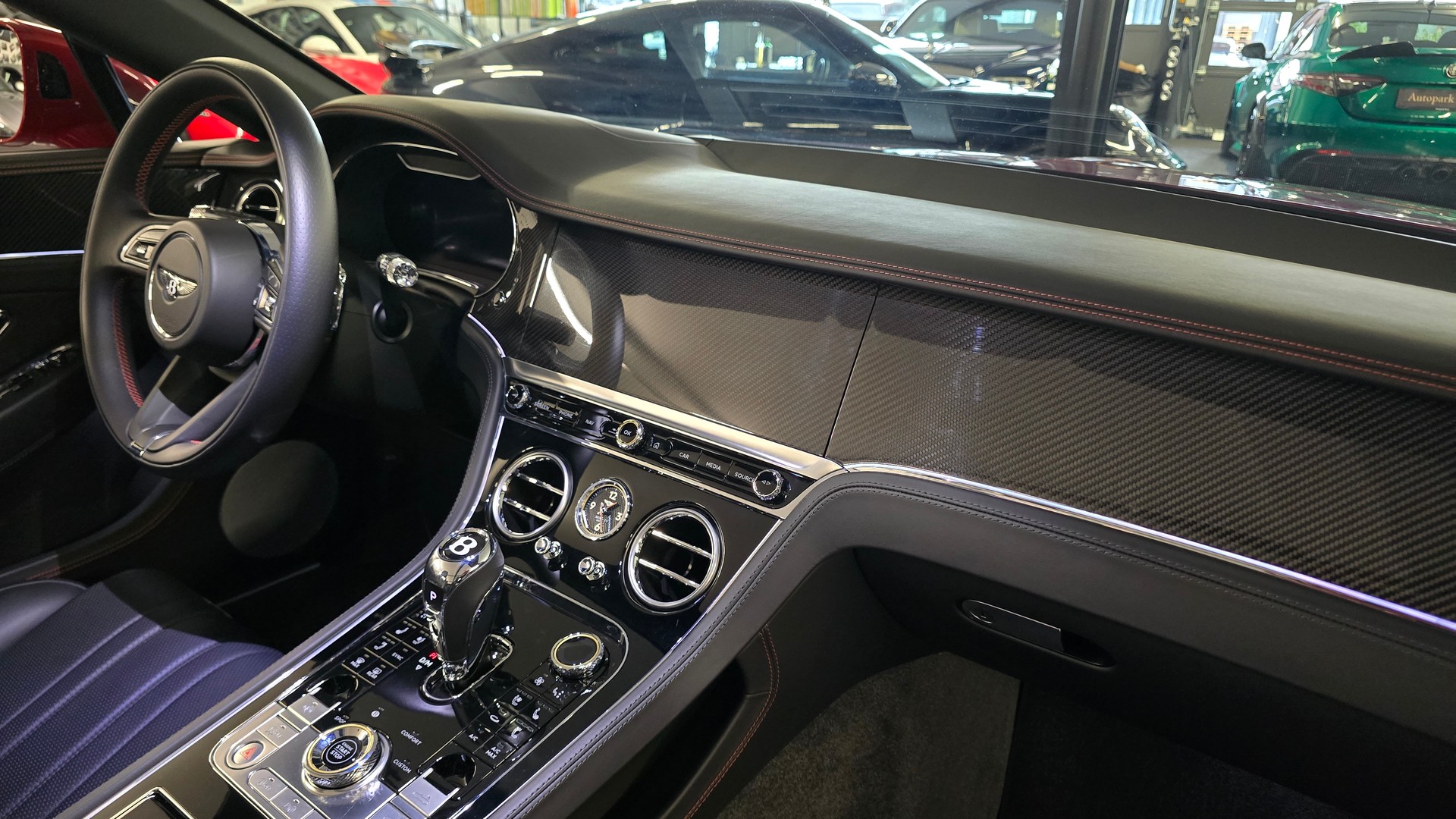 BENTLEY Continental GTC 4.0 V8 Carbon Edition-image-24