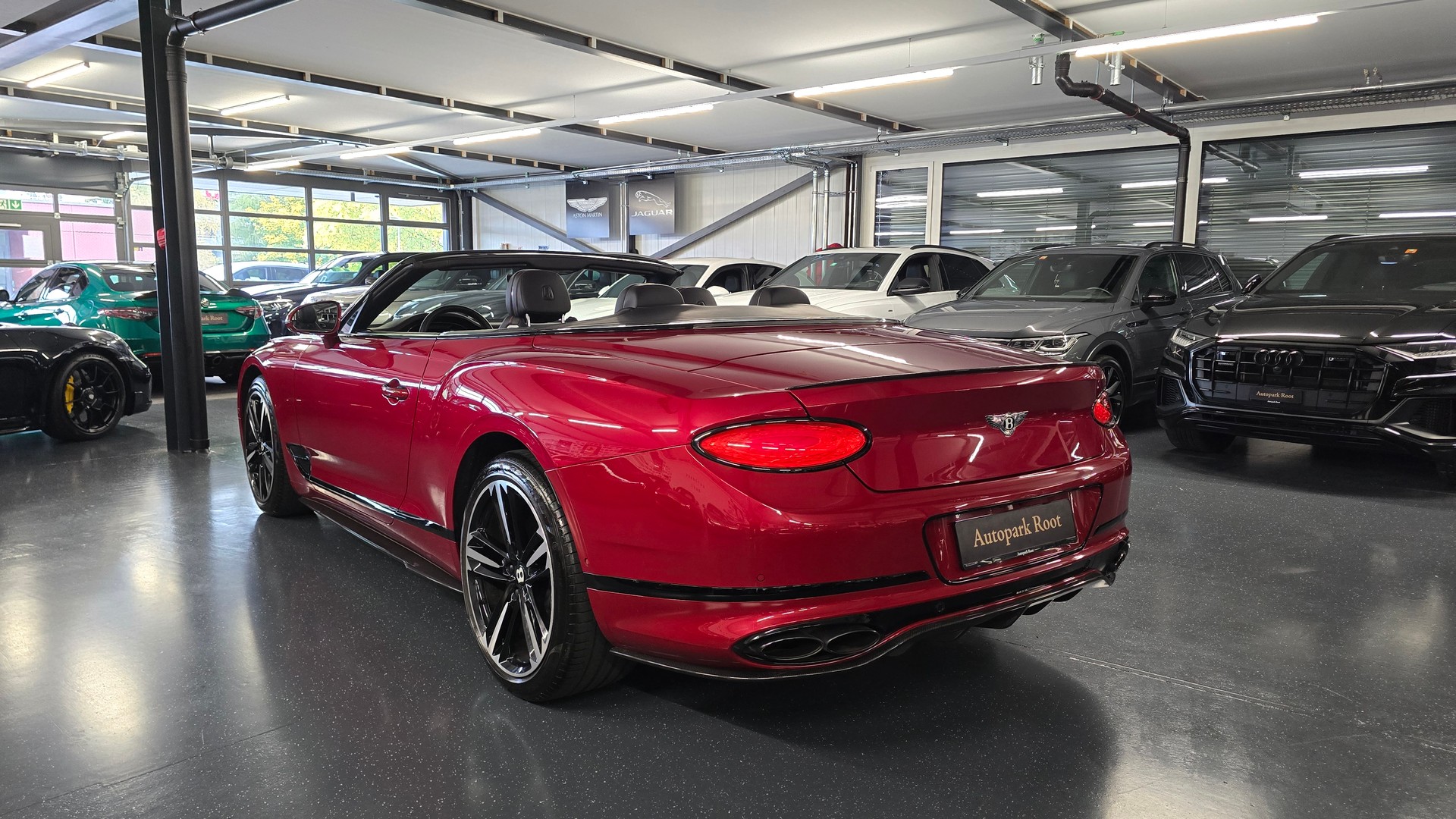 BENTLEY Continental GTC 4.0 V8 Carbon Edition-image-9