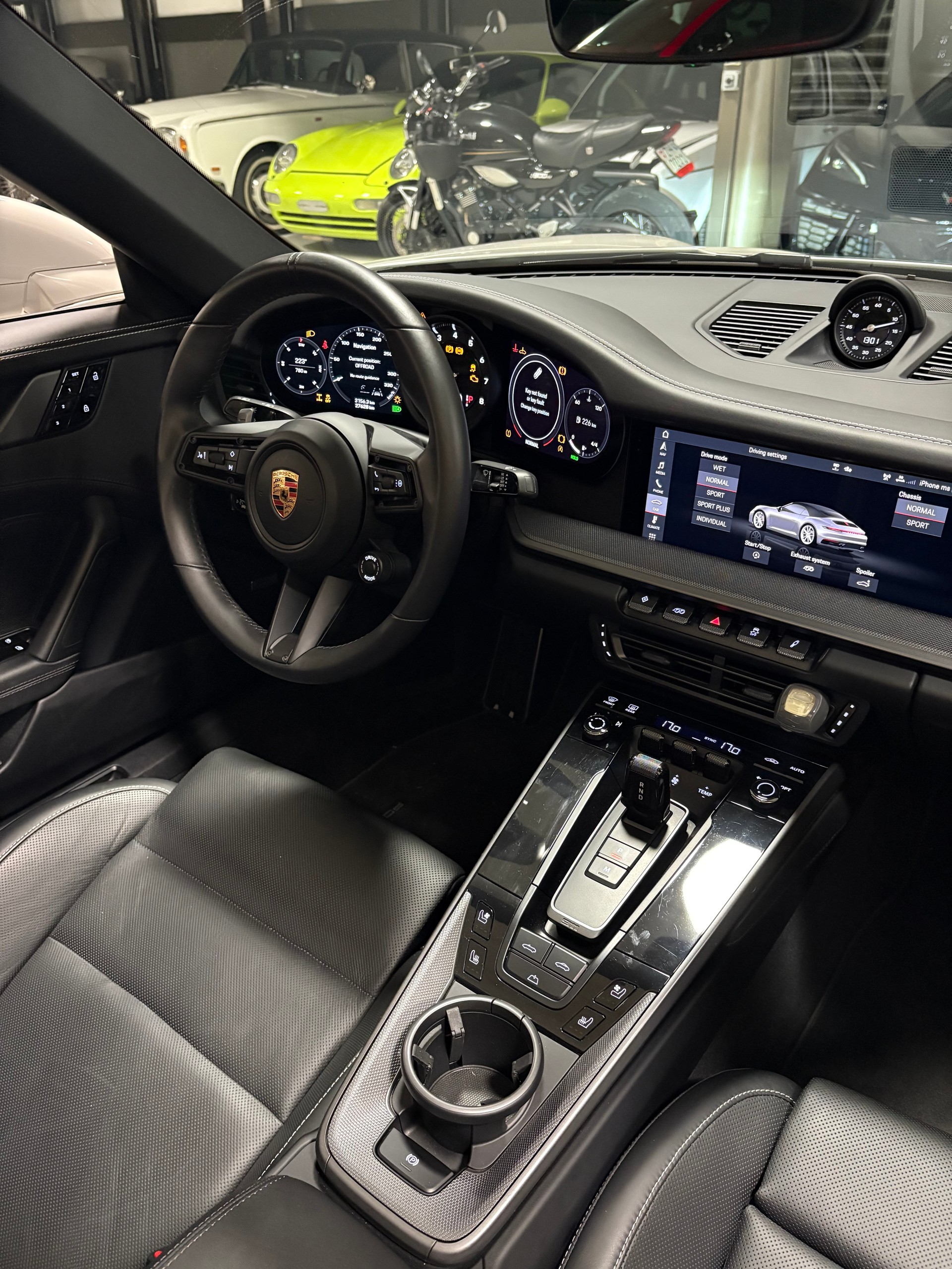 PORSCHE 911 Carrera 4 Cabriolet PDK-image-5