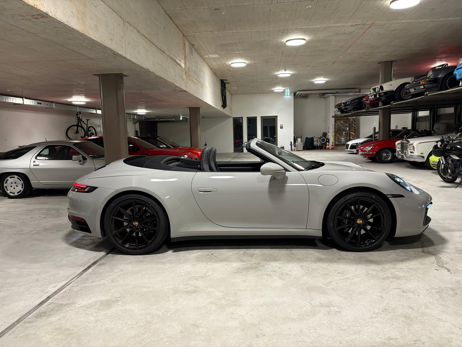 PORSCHE 911 Carrera 4 Cabriolet PDK-image-1