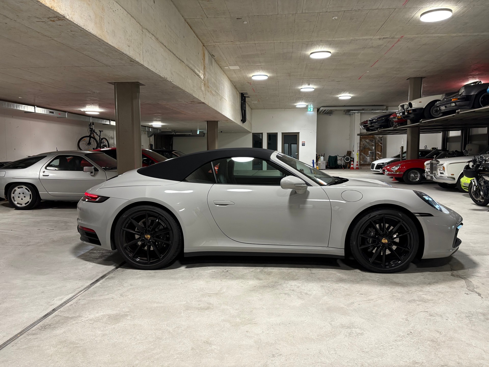 PORSCHE 911 Carrera 4 Cabriolet PDK-image-4
