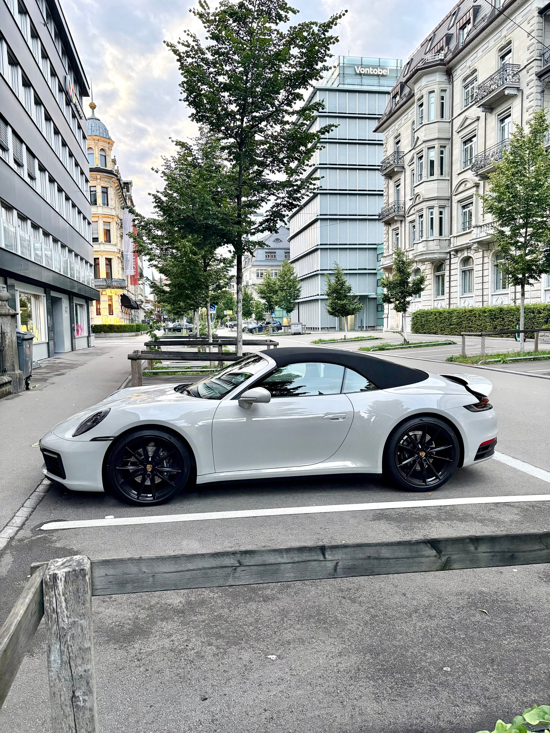 PORSCHE 911 Carrera 4 Cabriolet PDK-image-0