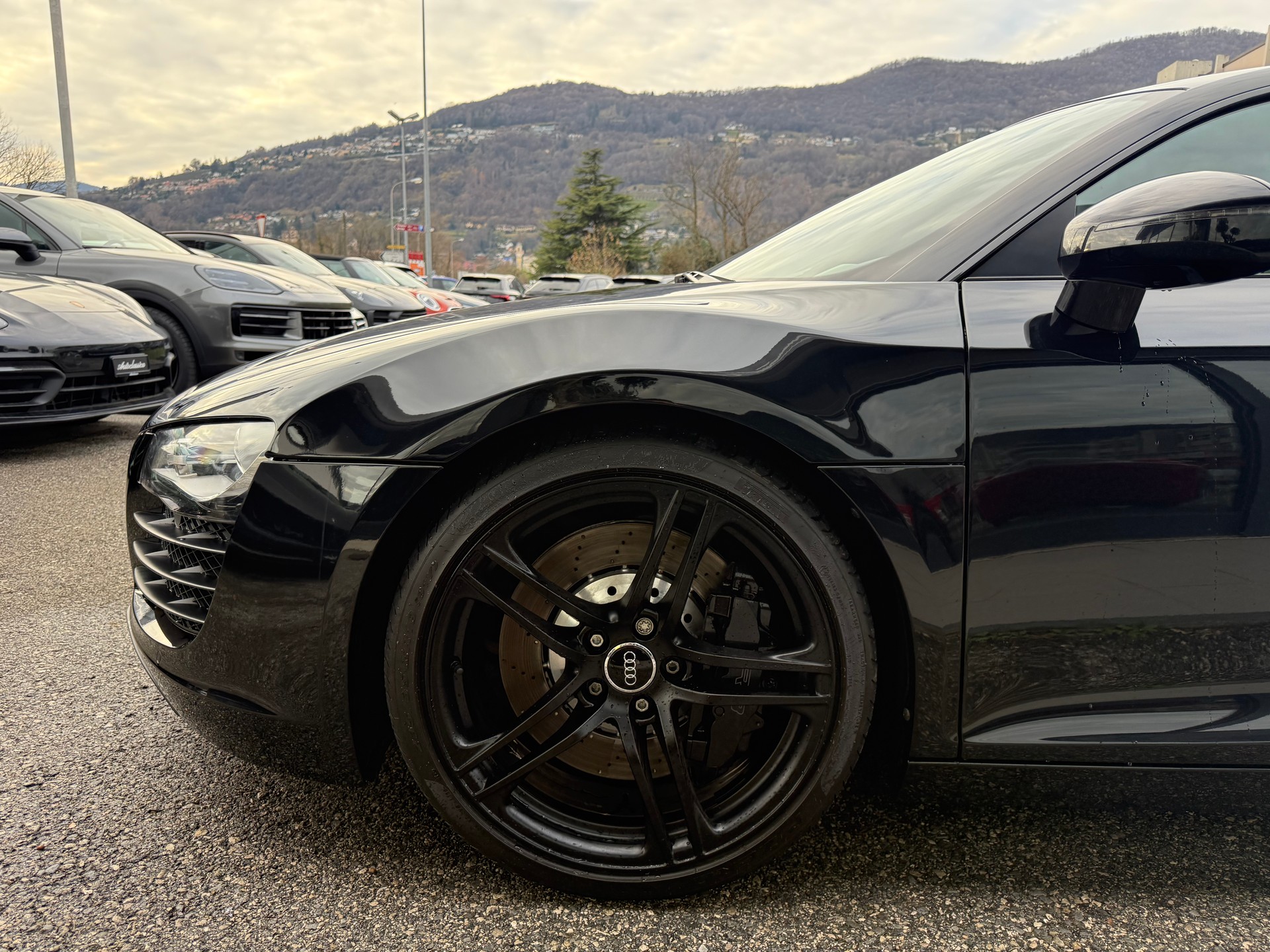 AUDI R8 Coupé 4.2-image-18