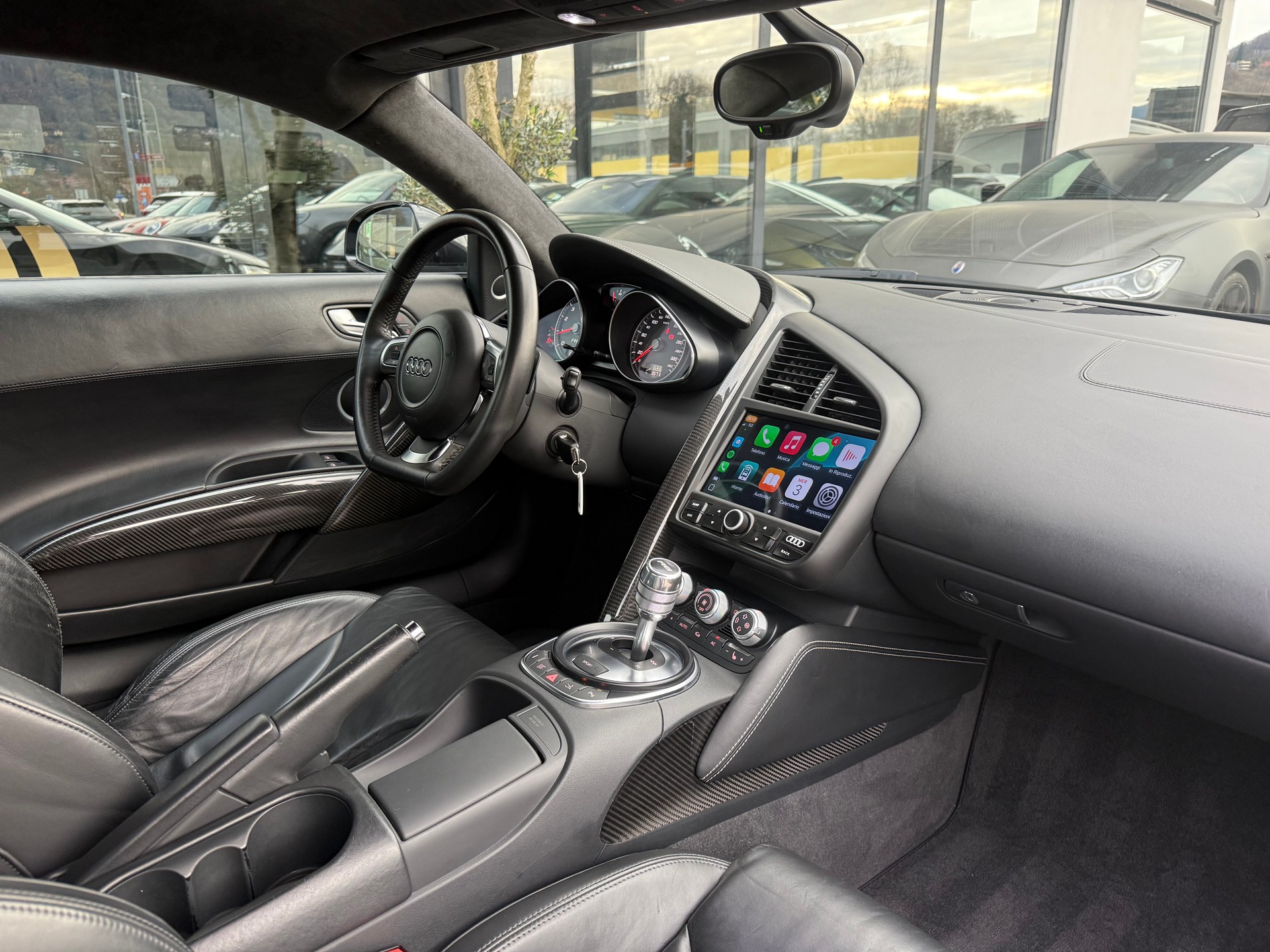 AUDI R8 Coupé 4.2-image-12