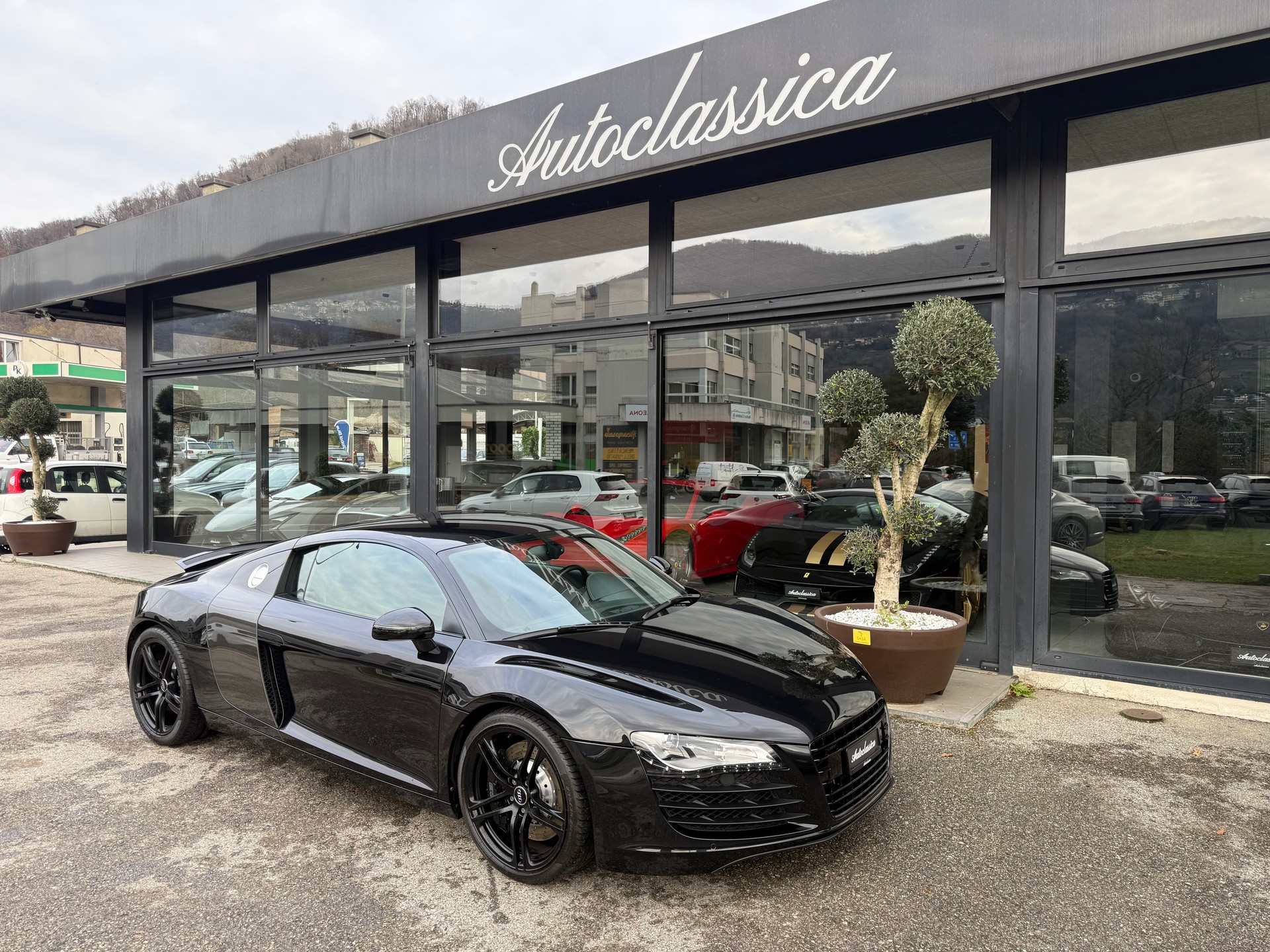AUDI R8 Coupé 4.2-image-4