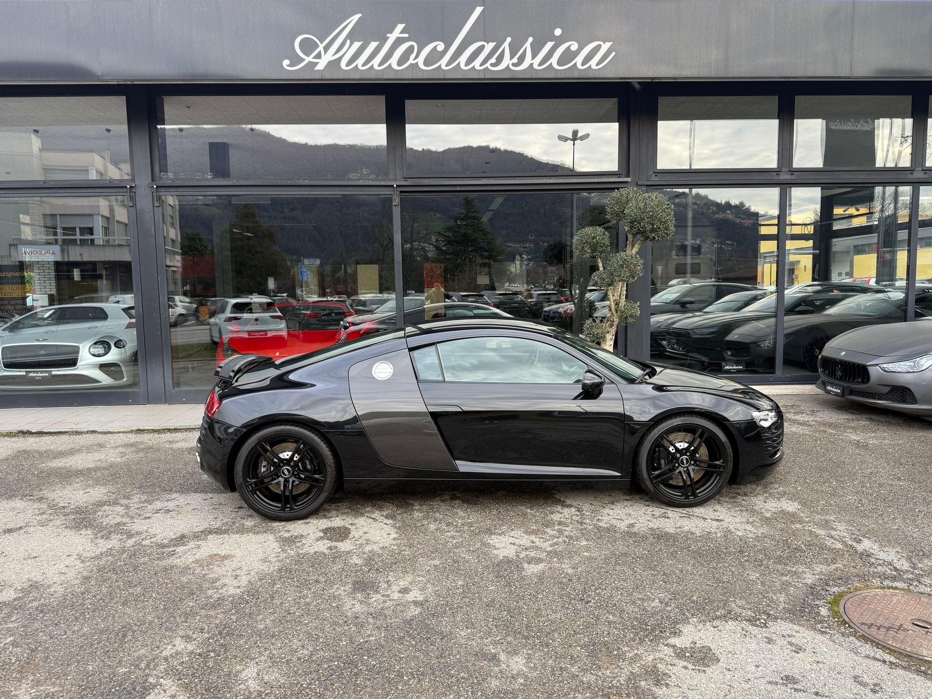 AUDI R8 Coupé 4.2-image-3
