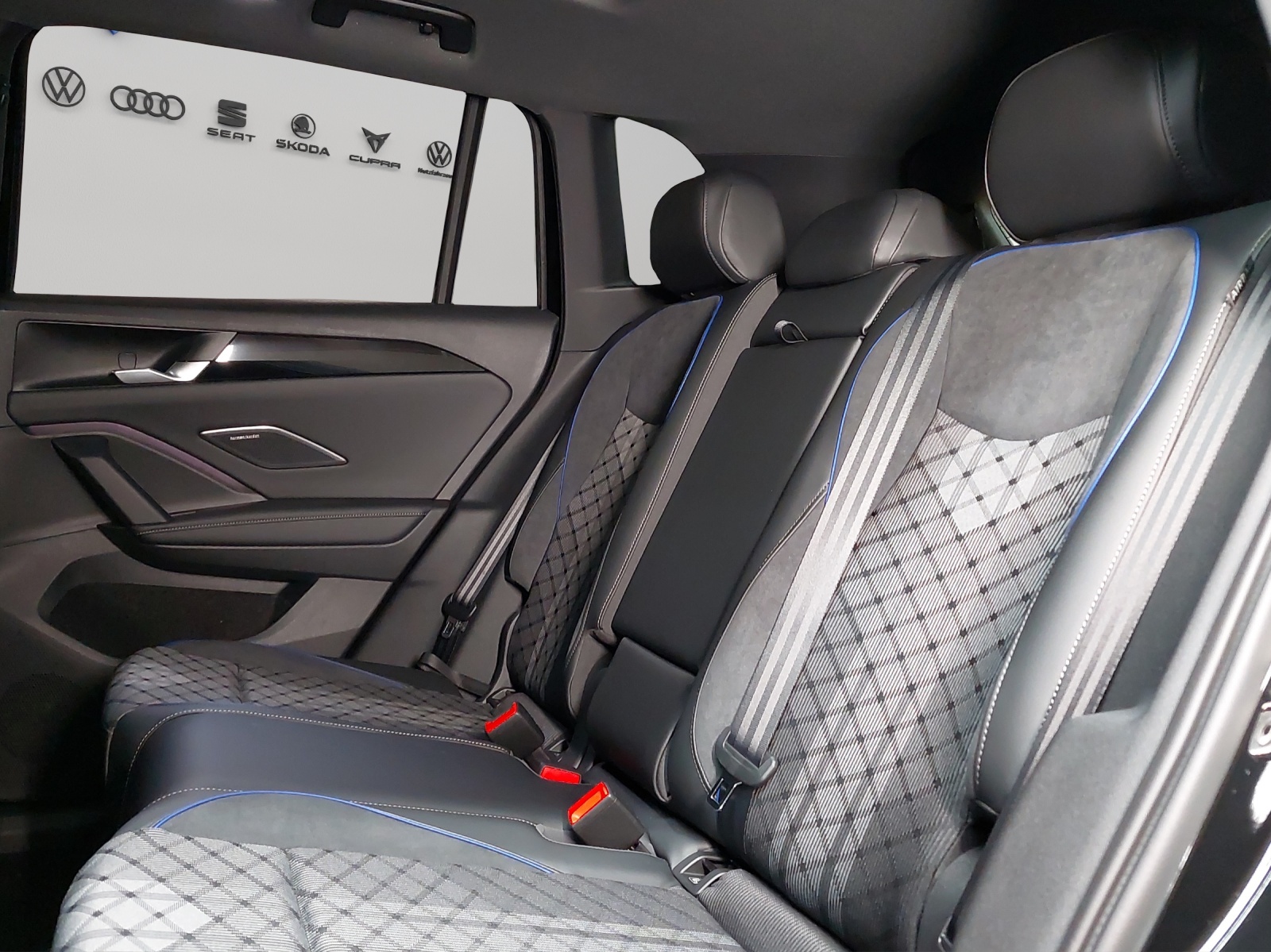 VW VW Tiguan R-Line 4MOTION-image-8
