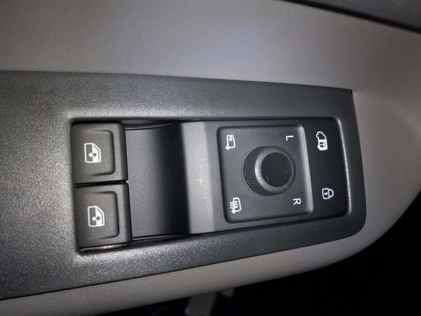 VW ID. Buzz Cargo Pro 4Motion-image-13
