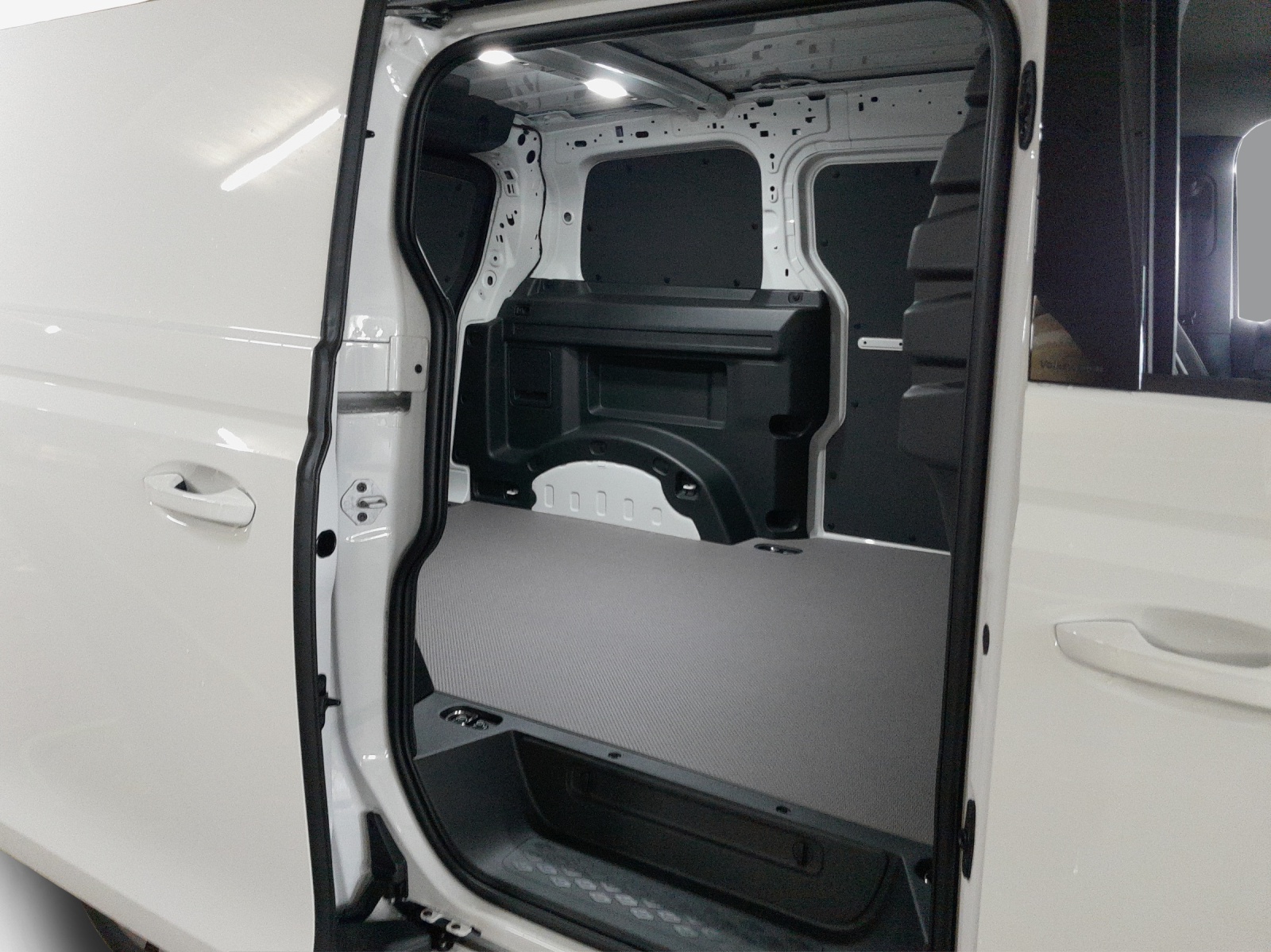 VW ID. Buzz Cargo Pro 4Motion-image-11