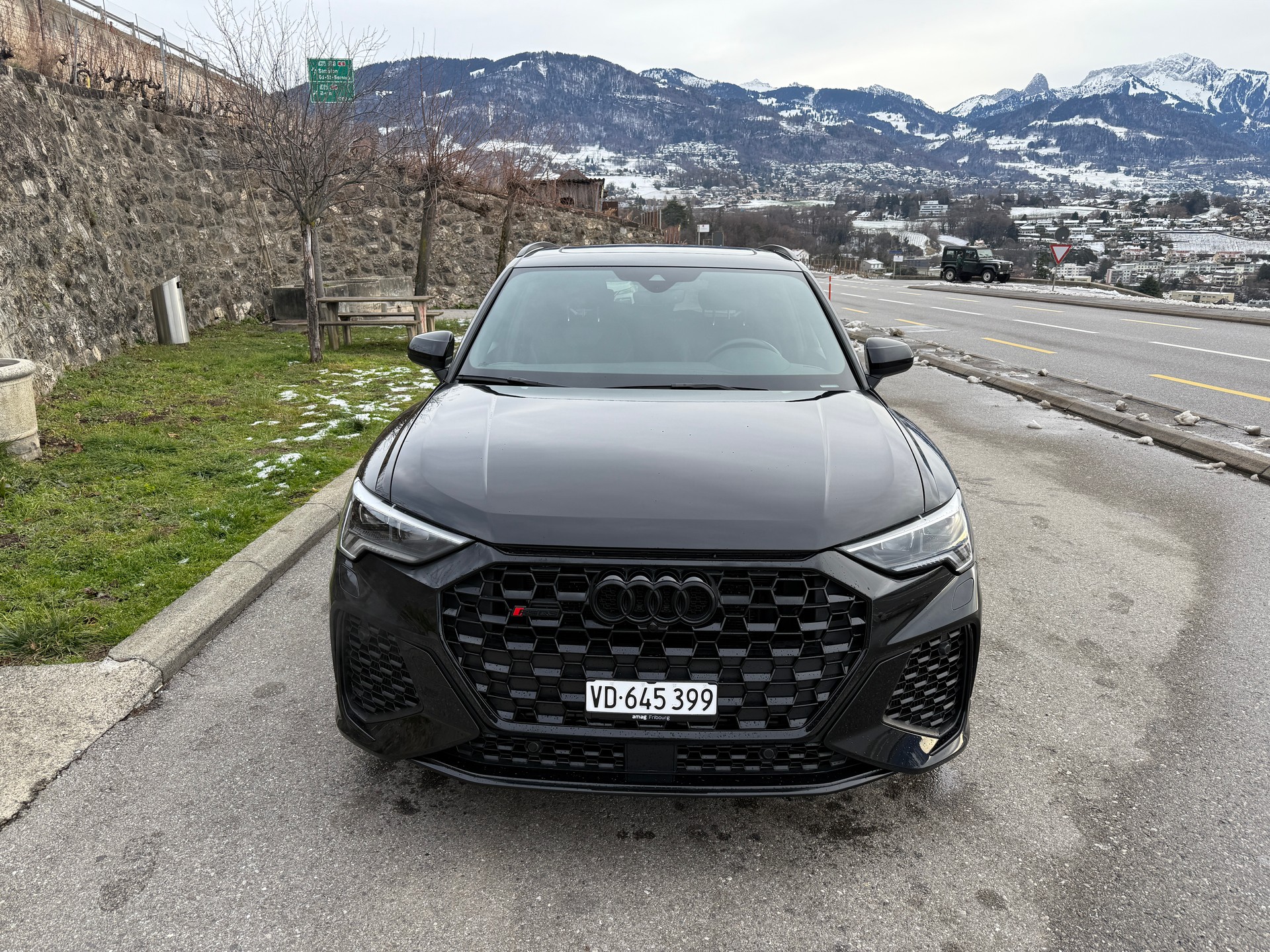 AUDI RS Q3 2.5 TFSI quattro S tronic-image-1