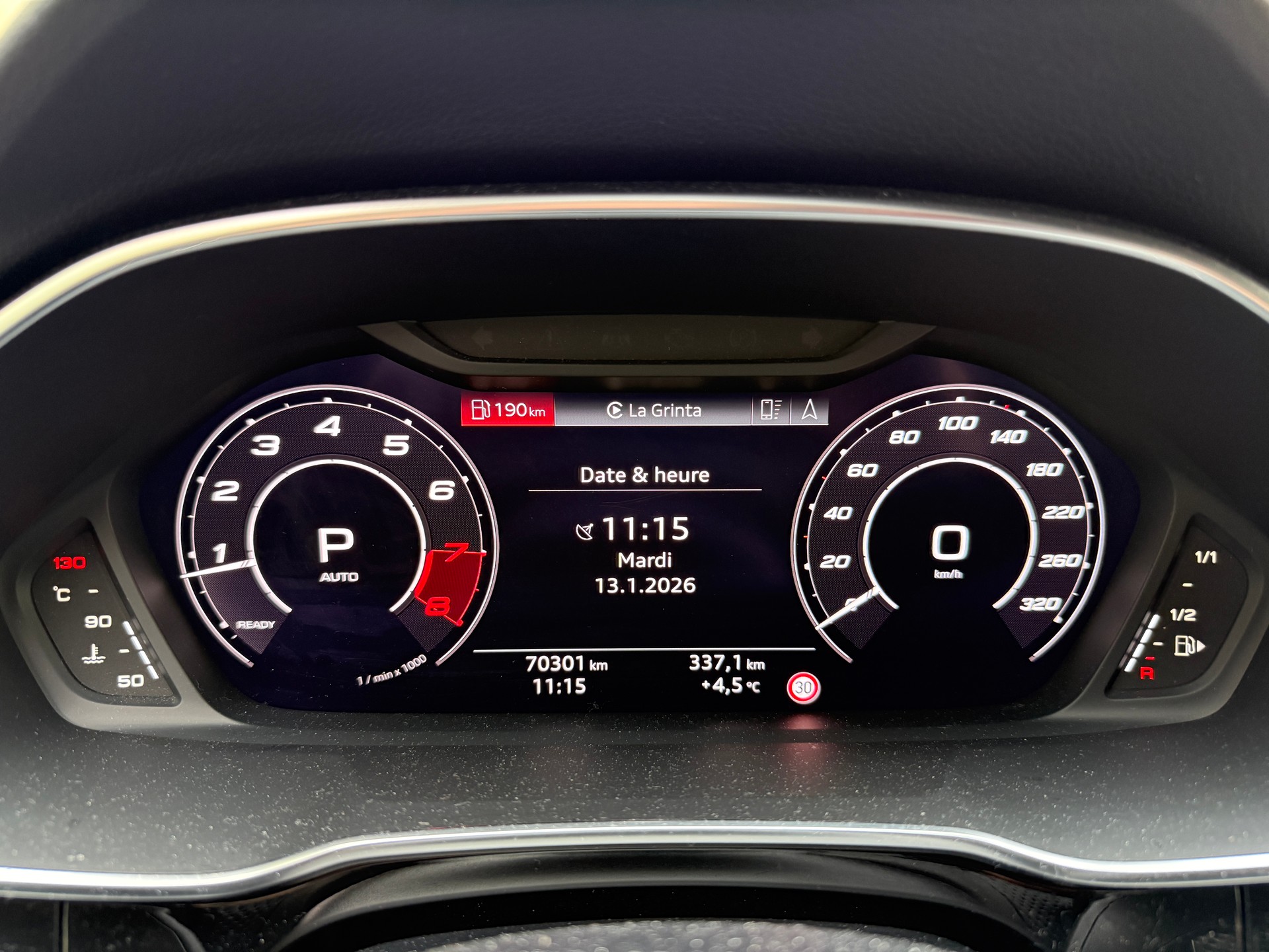 AUDI RS Q3 2.5 TFSI quattro S tronic-image-8