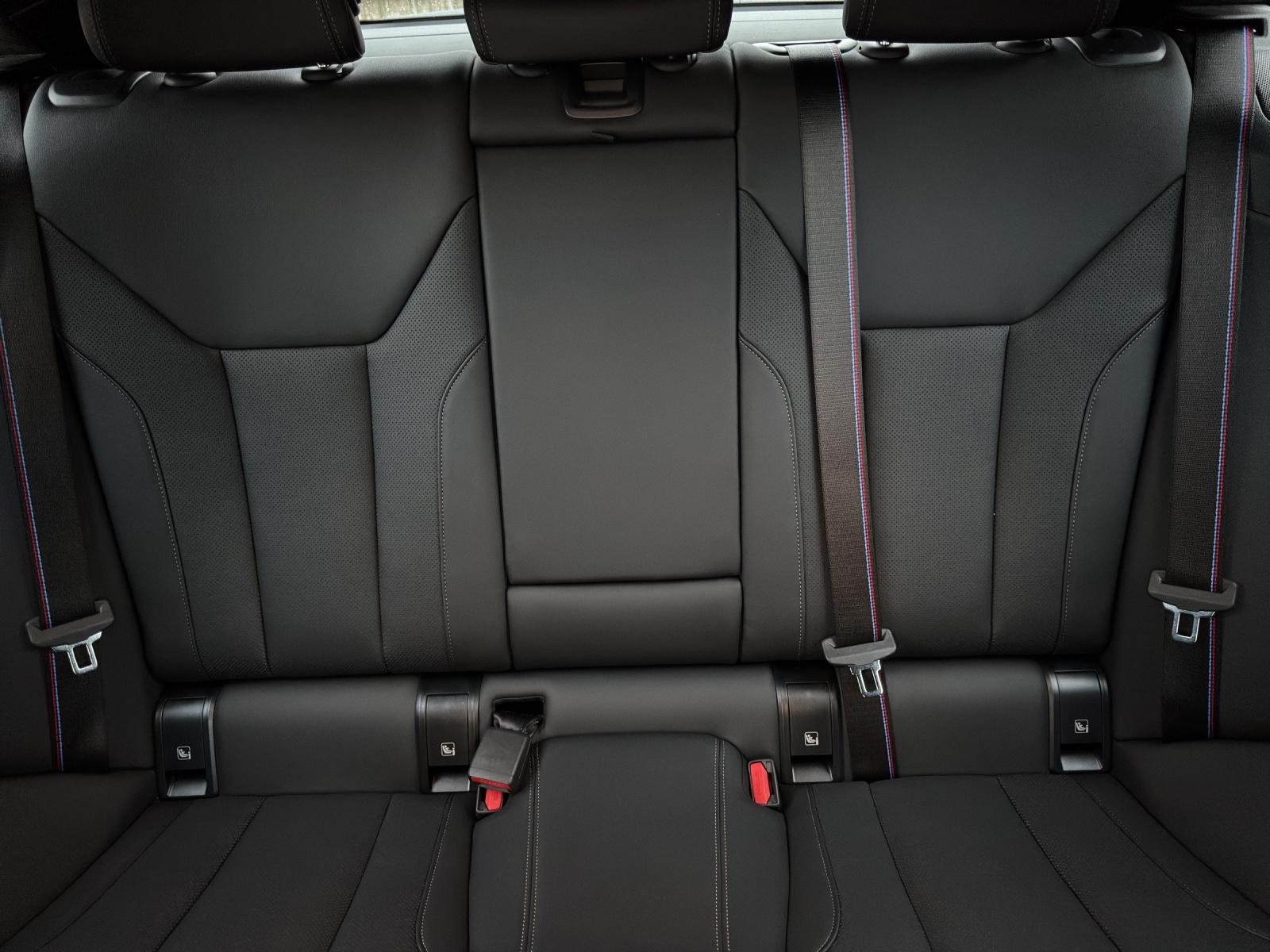 BMW i4 xDrive40 M Sportpaket Pro-image-19