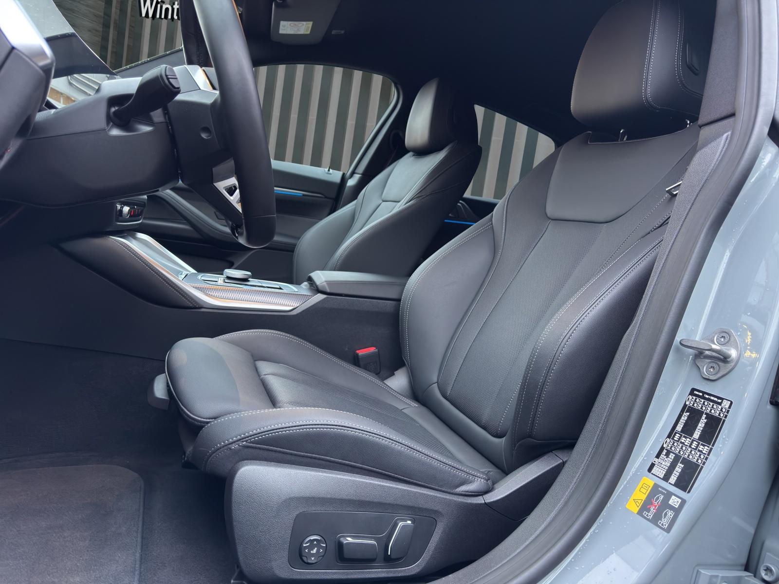 BMW i4 xDrive40 M Sportpaket Pro-image-17