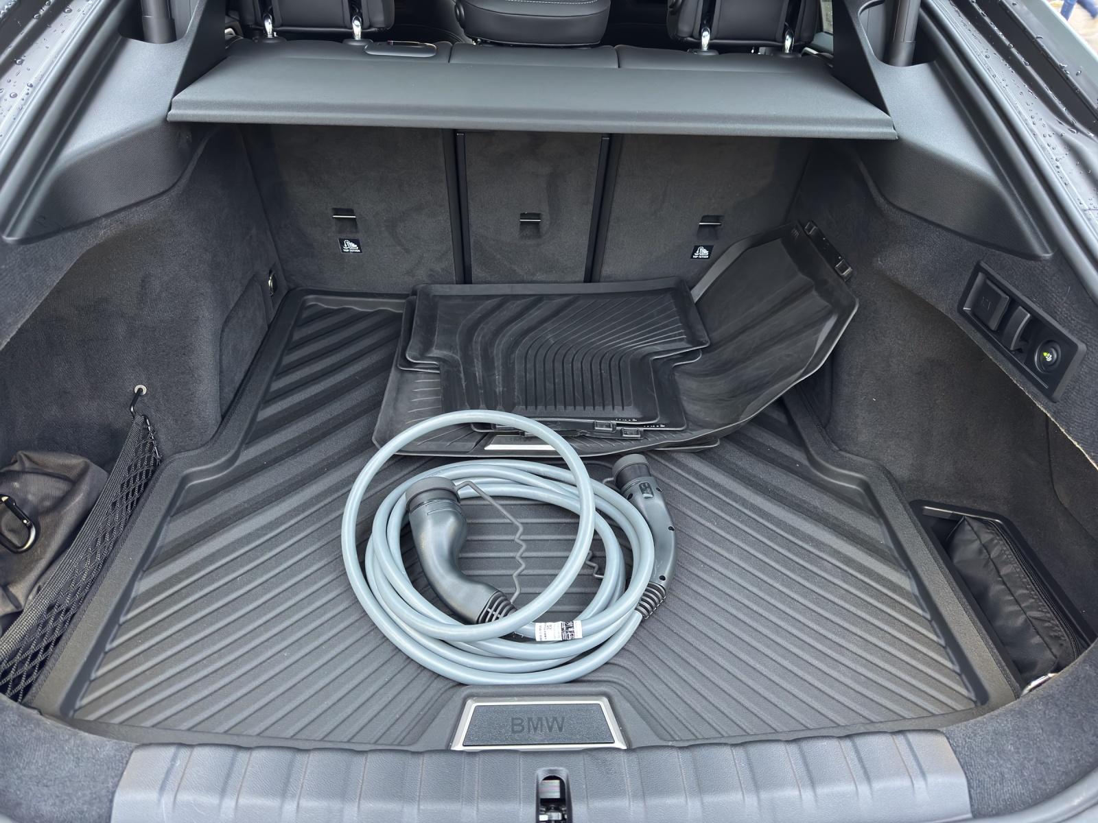 BMW i4 xDrive40 M Sportpaket Pro-image-21