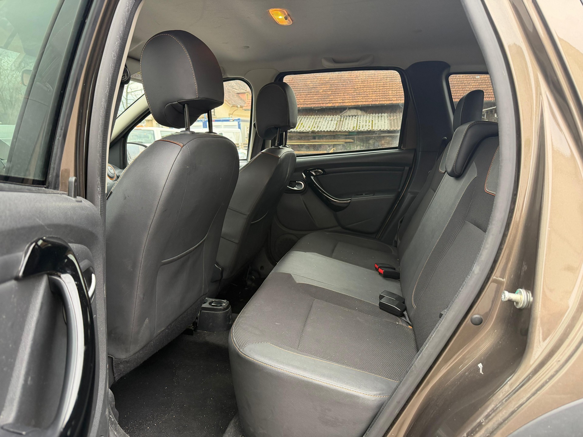DACIA Duster 1.2 T Privilège 4x4-image-3