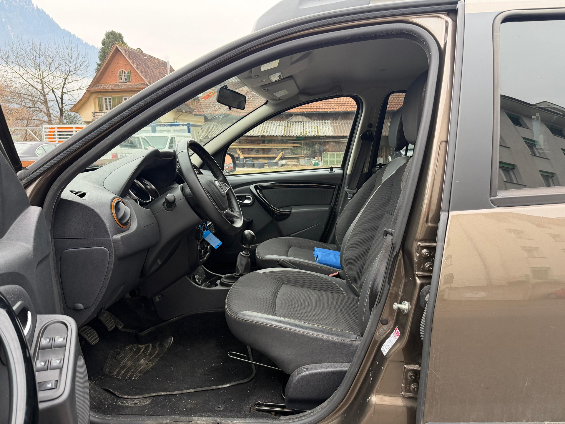 DACIA Duster 1.2 T Privilège 4x4-image-4