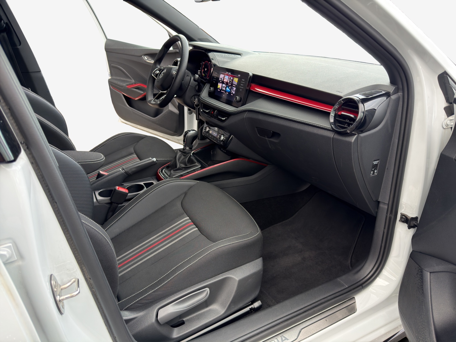 SKODA Fabia 1.0 TSI Monte Carlo DSG-image-14