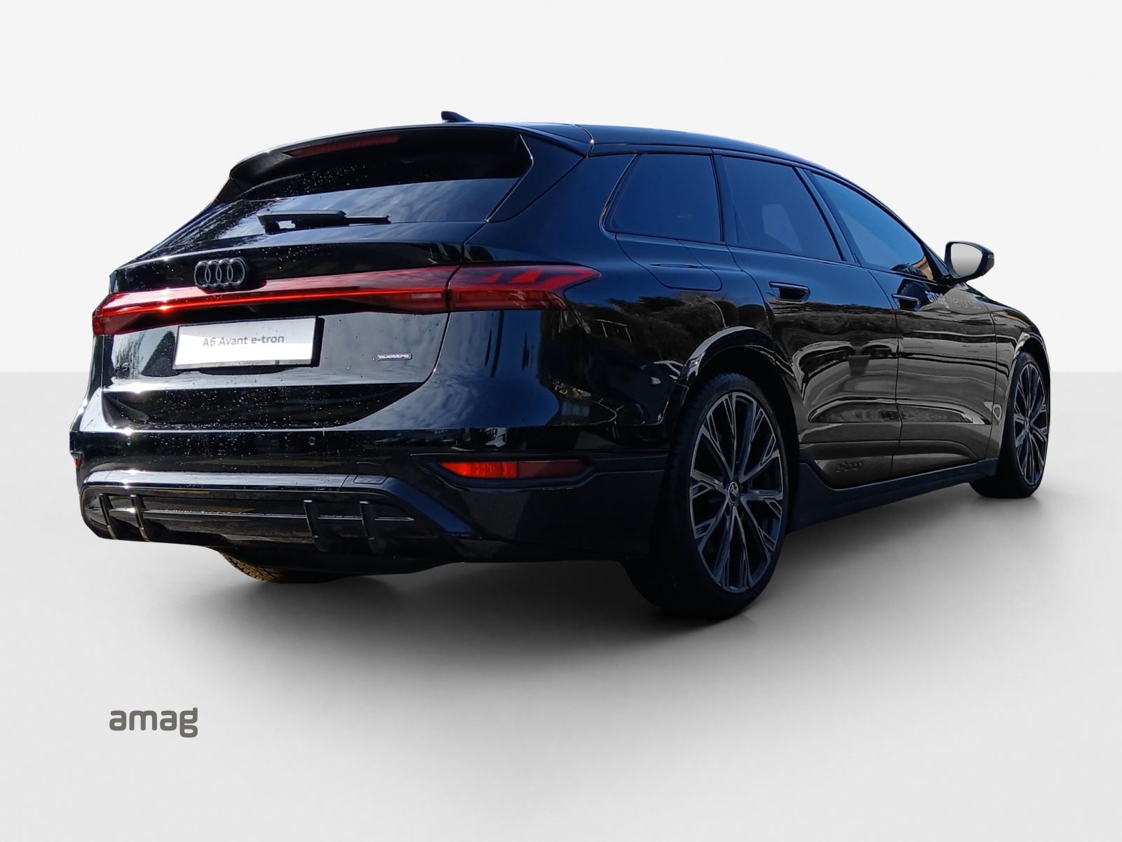 AUDI A6 Avant e-tron quattro-image-4