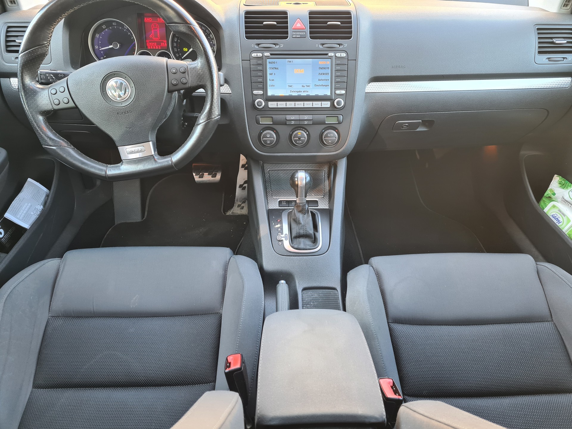 VW Golf R32 4Motion-image-10