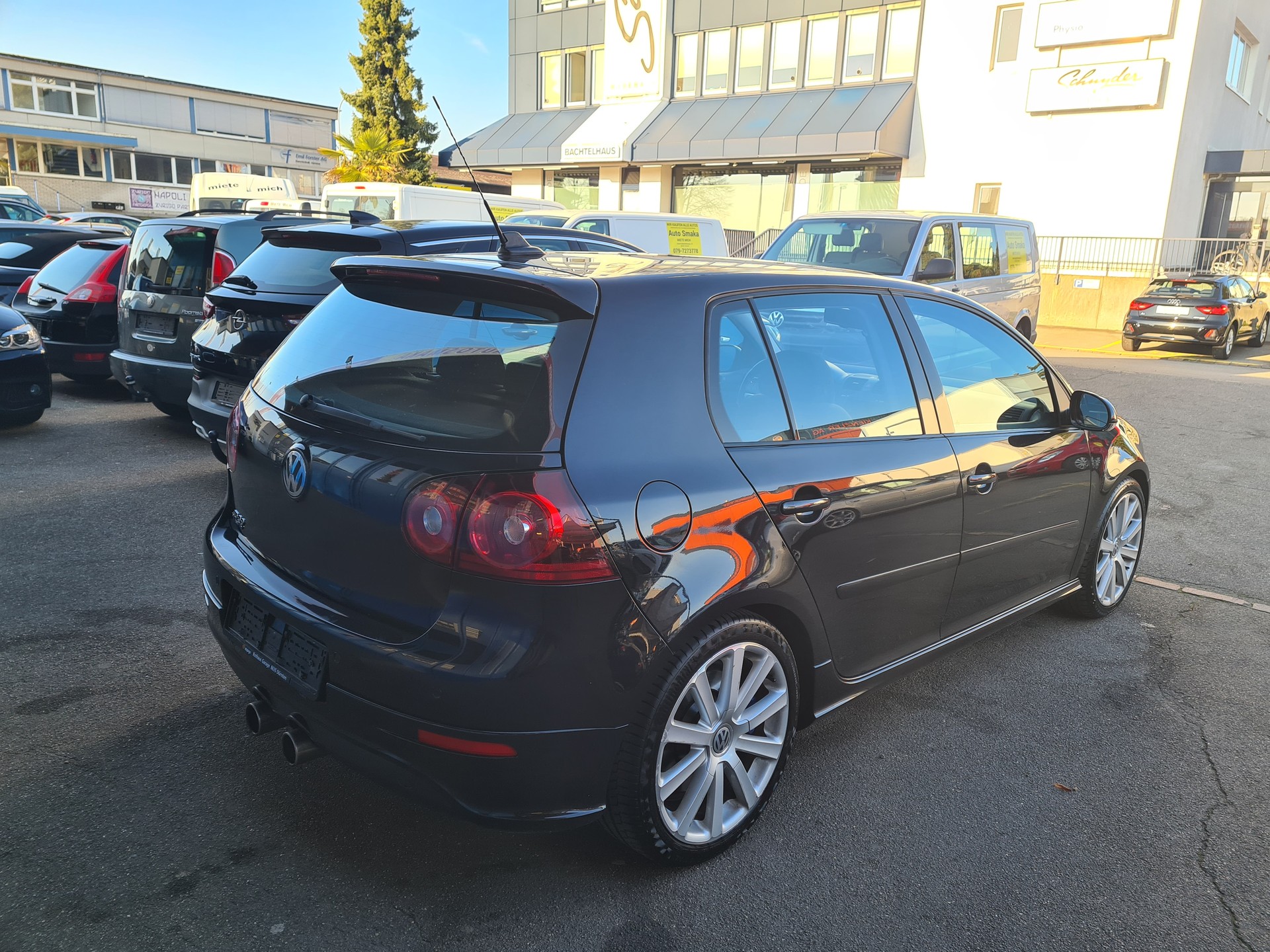 VW Golf R32 4Motion-image-2