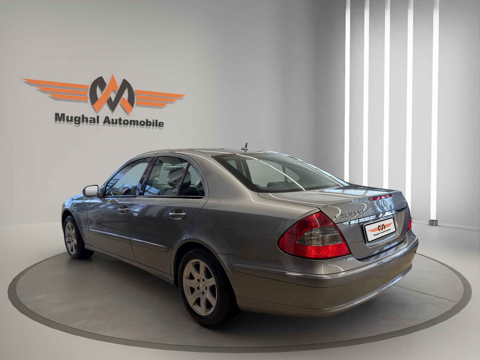MERCEDES-BENZ E 320 CDI Avantgarde 4Matic Automatic-image-5