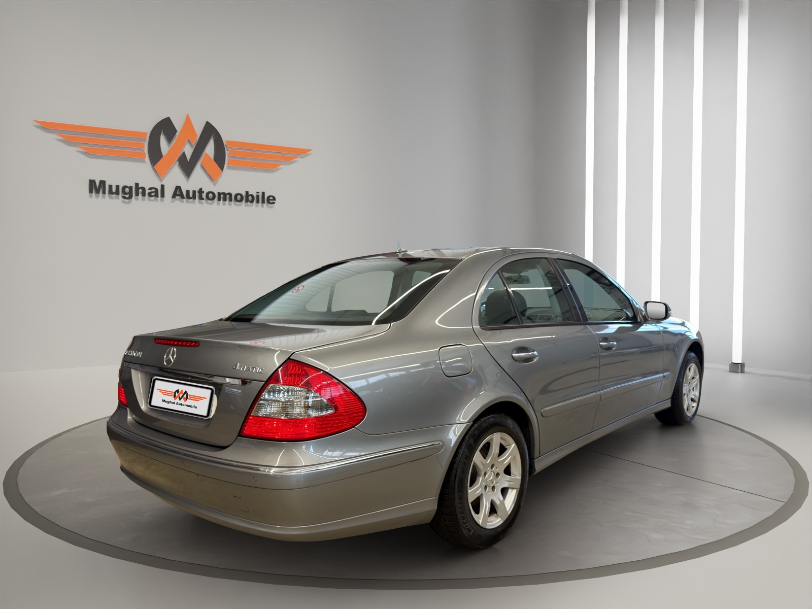 MERCEDES-BENZ E 320 CDI Avantgarde 4Matic Automatic-image-3