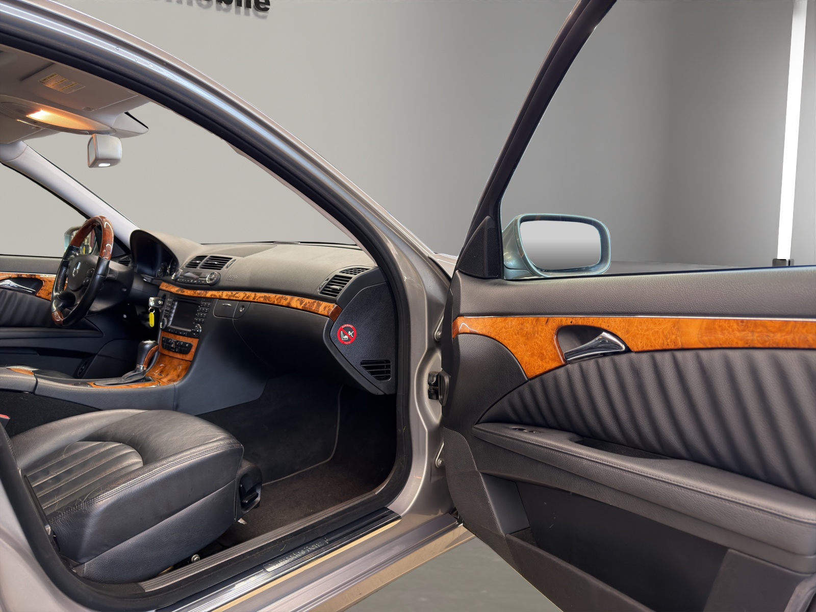 MERCEDES-BENZ E 320 CDI Avantgarde 4Matic Automatic-image-10