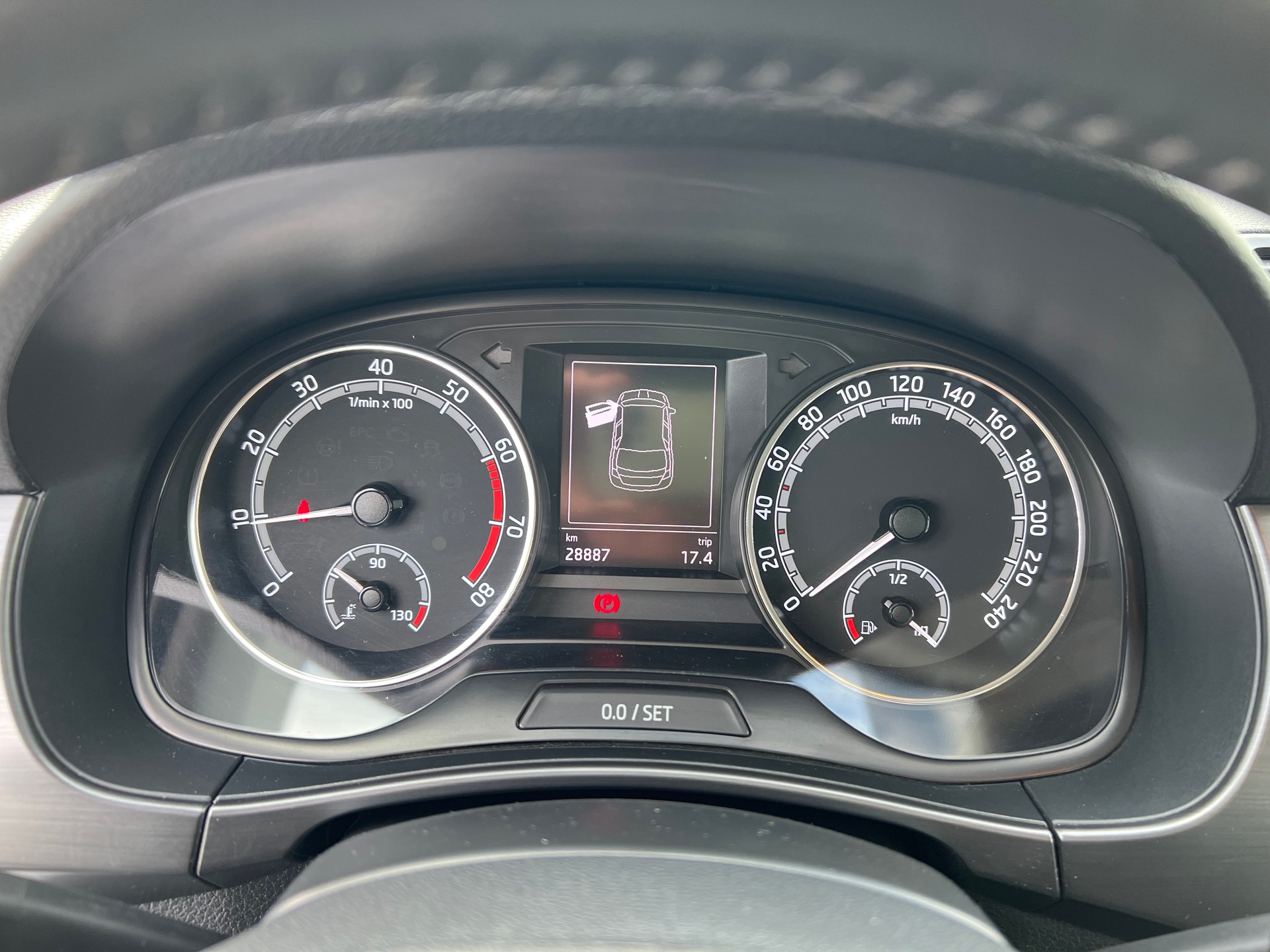 SKODA Fabia 1.0 TSI Drive-image-13
