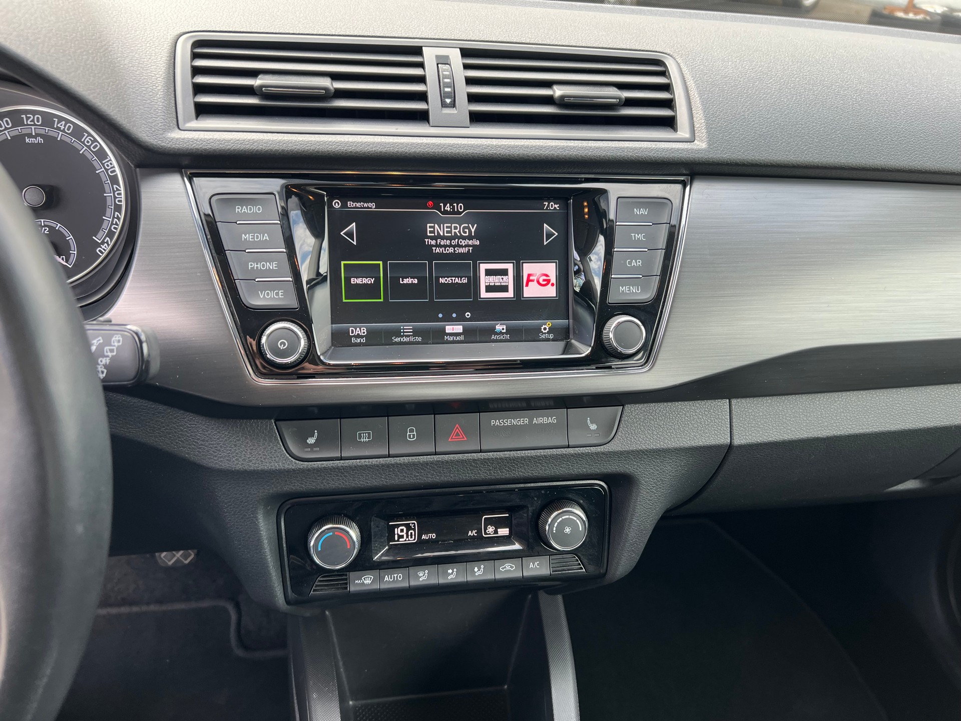 SKODA Fabia 1.0 TSI Drive-image-14