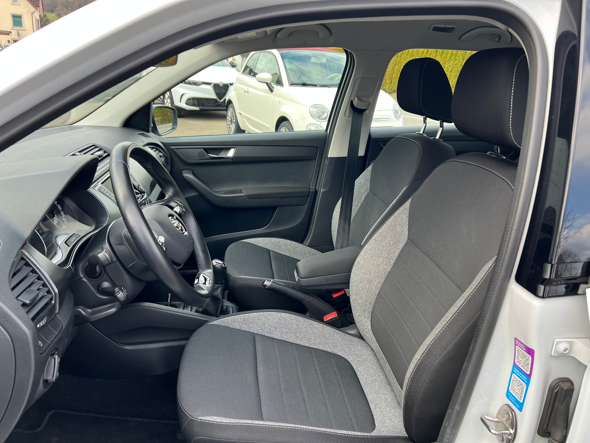 SKODA Fabia 1.0 TSI Drive-image-10