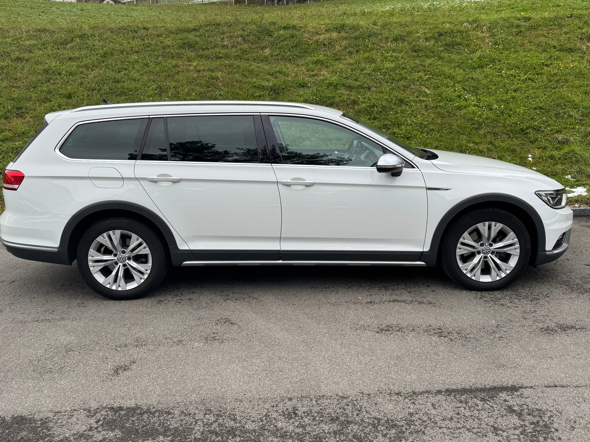 VW Passat Alltrack 2.0 TDI BMT 4Motion DSG-image-1