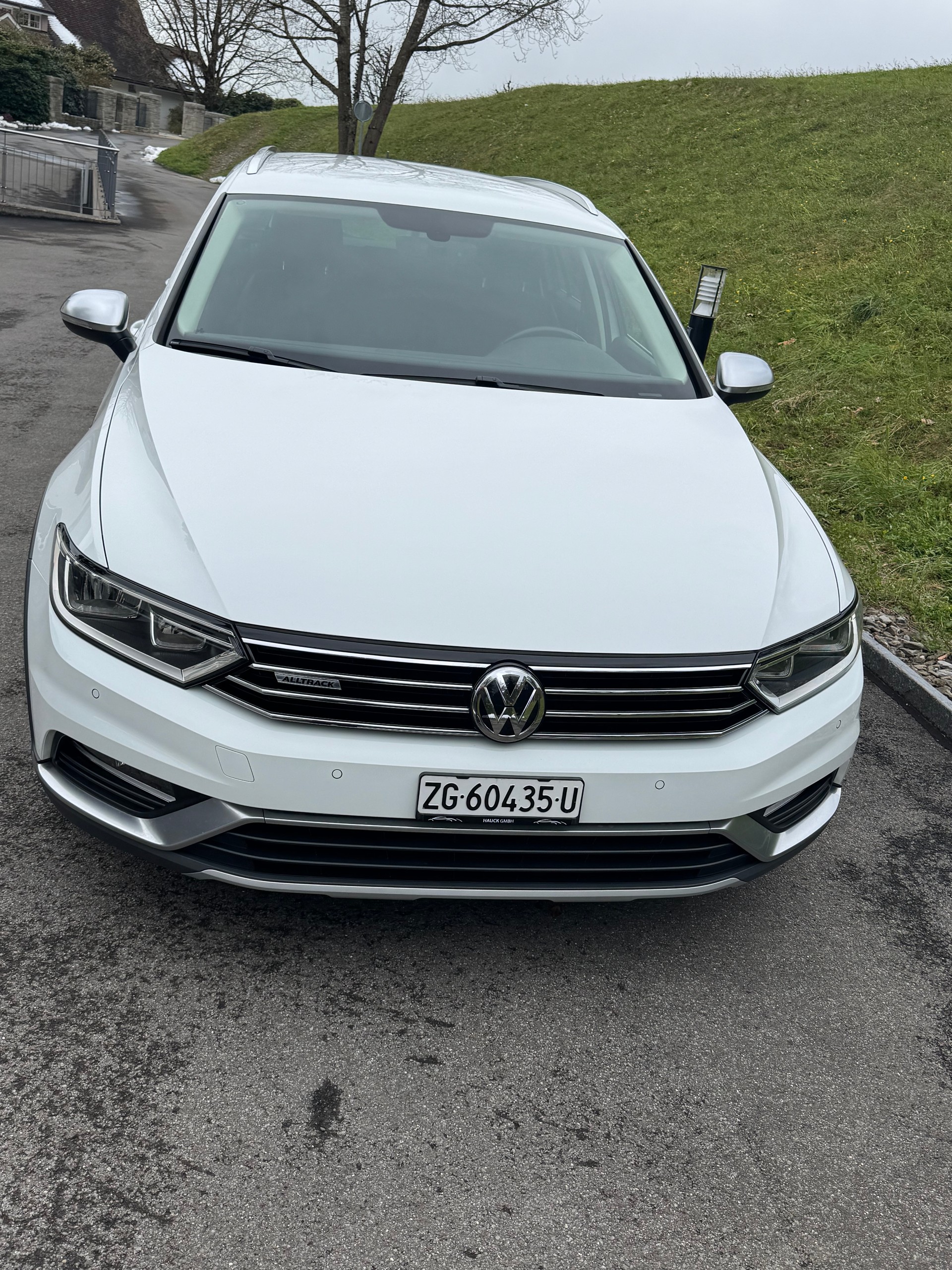 VW Passat Alltrack 2.0 TDI BMT 4Motion DSG-image-4