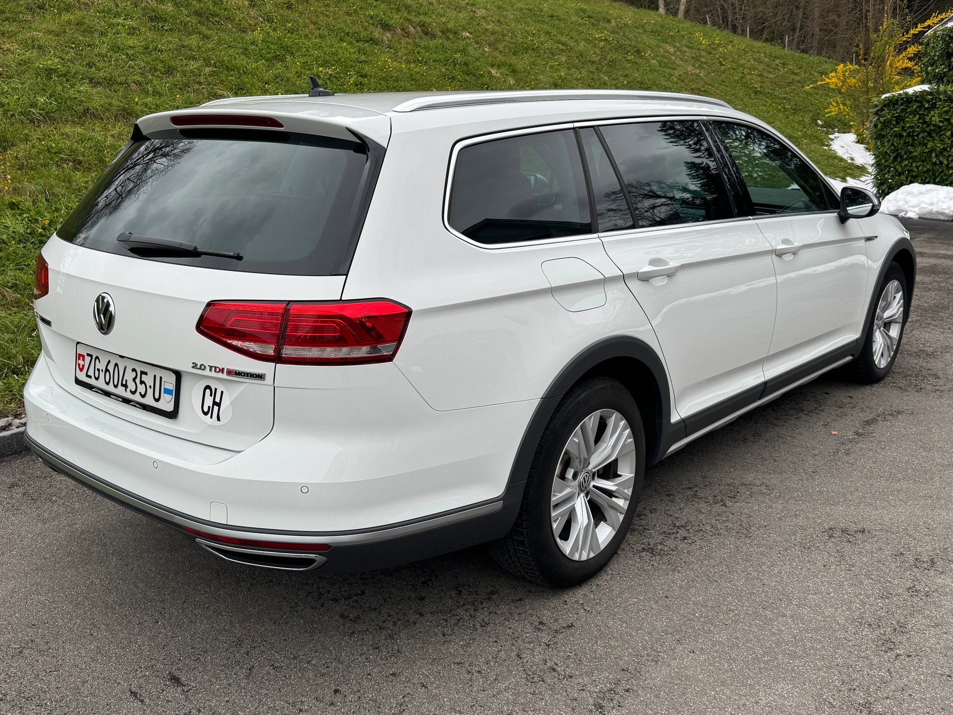 VW Passat Alltrack 2.0 TDI BMT 4Motion DSG-image-2