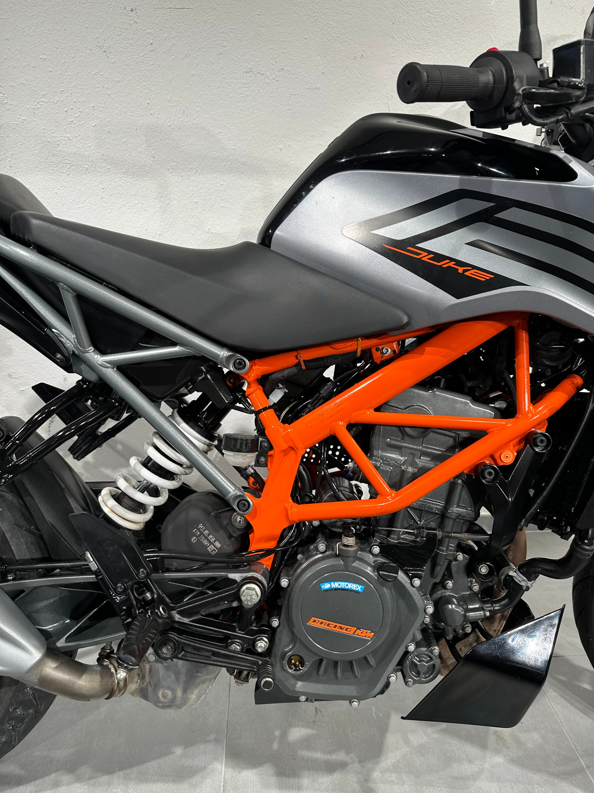 KTM 125 Duke-image-5