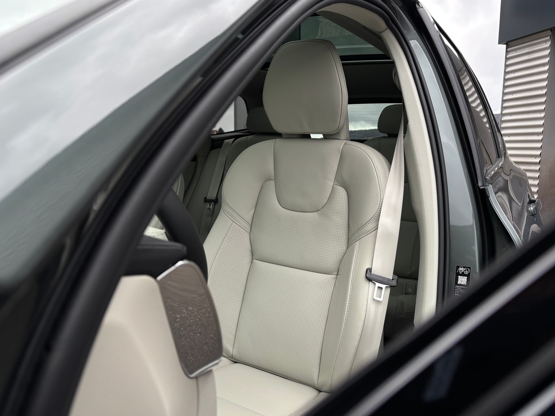 VOLVO XC60 2.0 T8 TE Ultra Dark eAWD-image-3