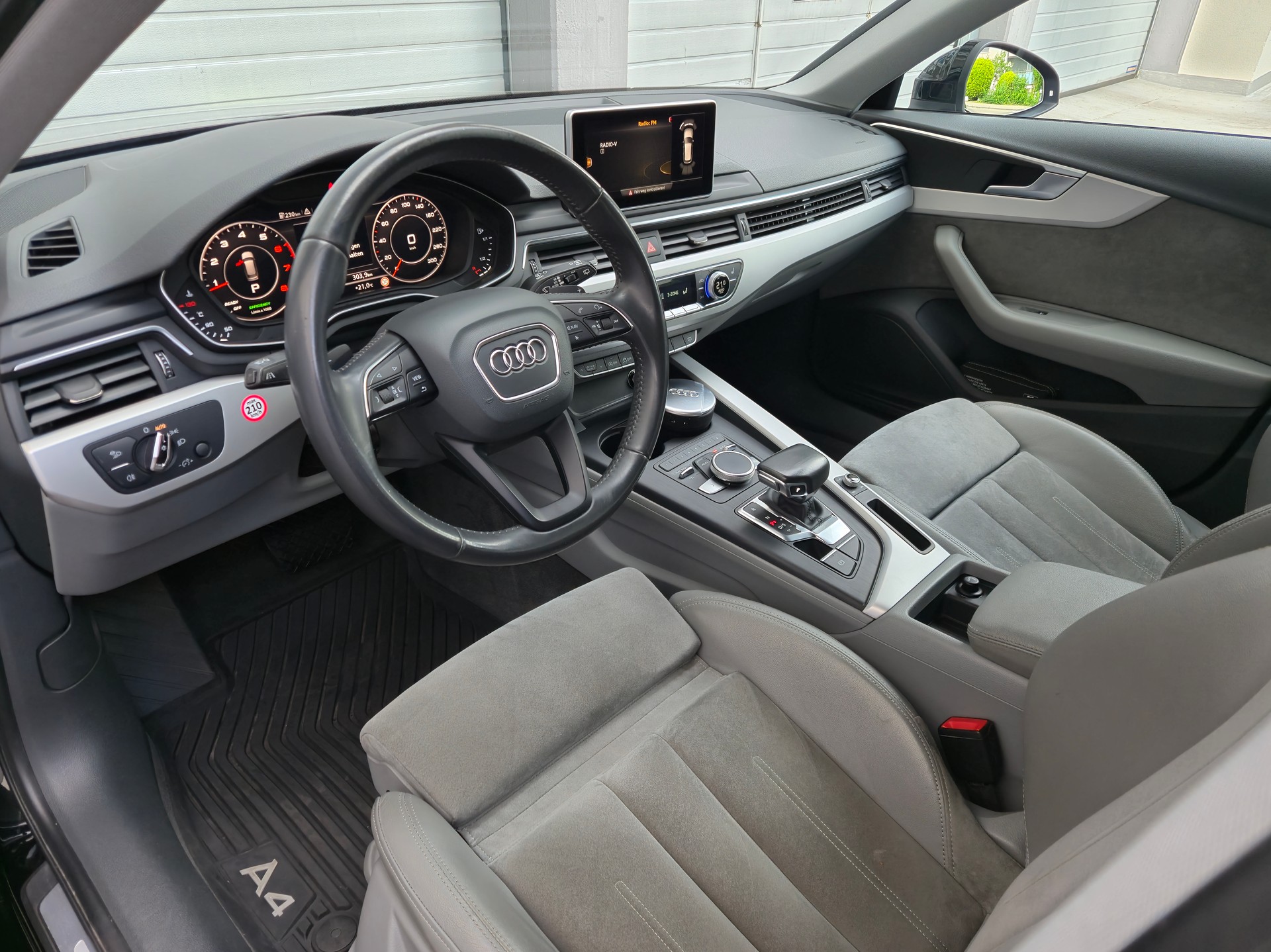AUDI A4 Avant 2.0 TFSI S-tronic-image-5